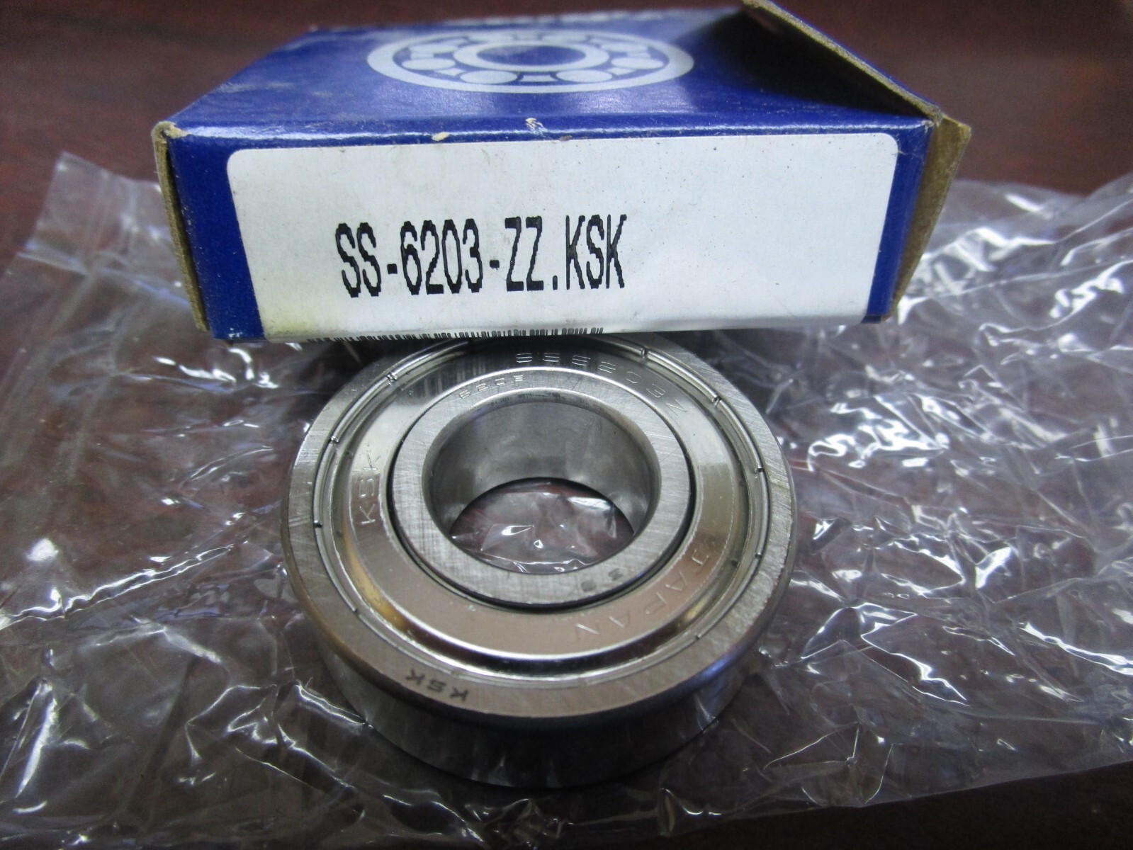 NEW KSK SINGLE ROW BALL BEARING SS-6203-ZZ.KSK 6203