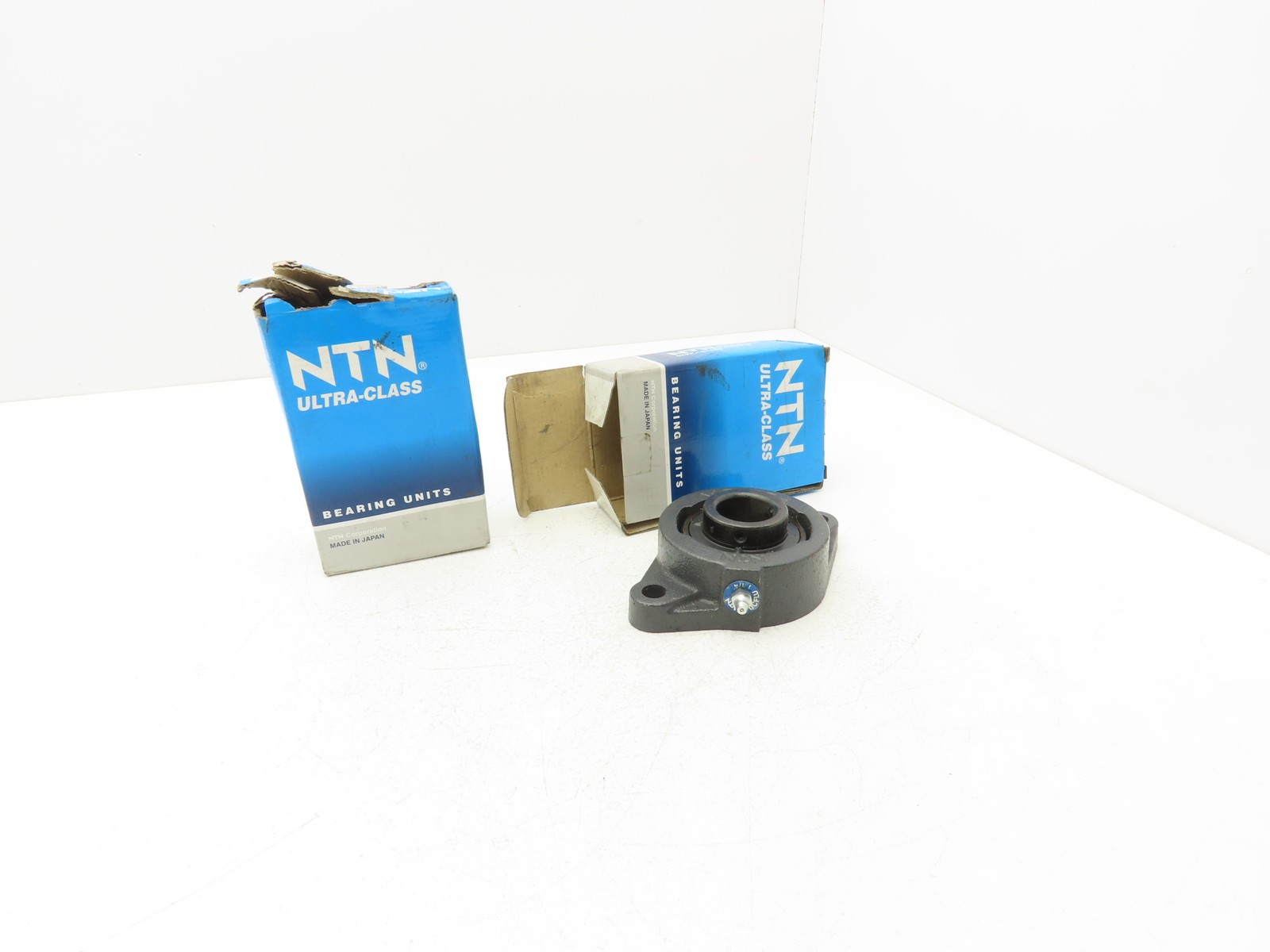 NTN UCFLU-1.1/4 Flange Mount Ball Bearing 1-1/4″ ID 2 Bolt A-UC207-104 Insert