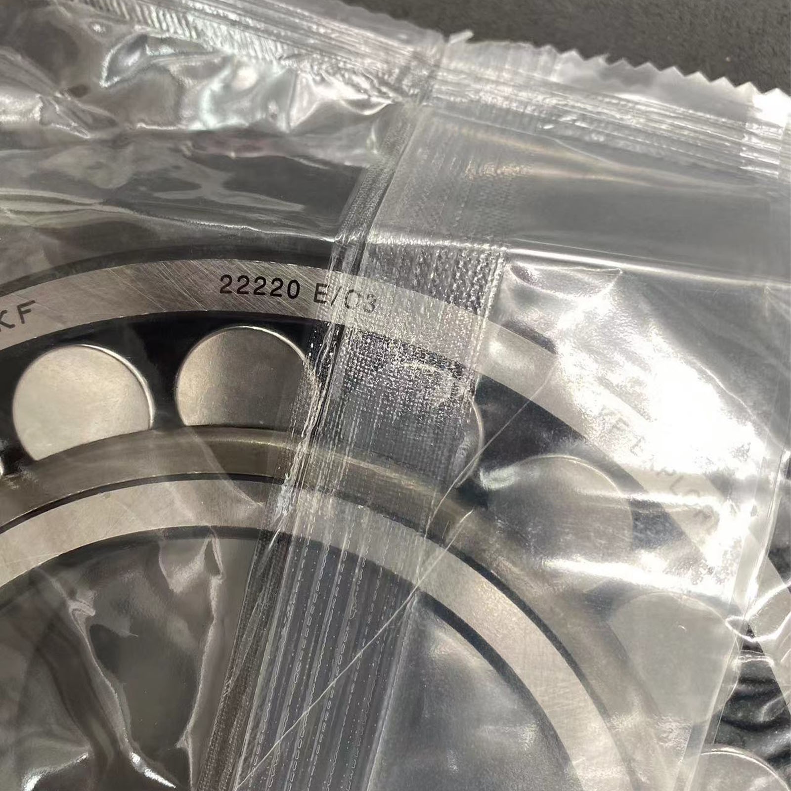 New 22220 E C3 SPHERICAL ROLLER BEARING 100x180x46 mm 22220EC3 22220E C3 S-K-F