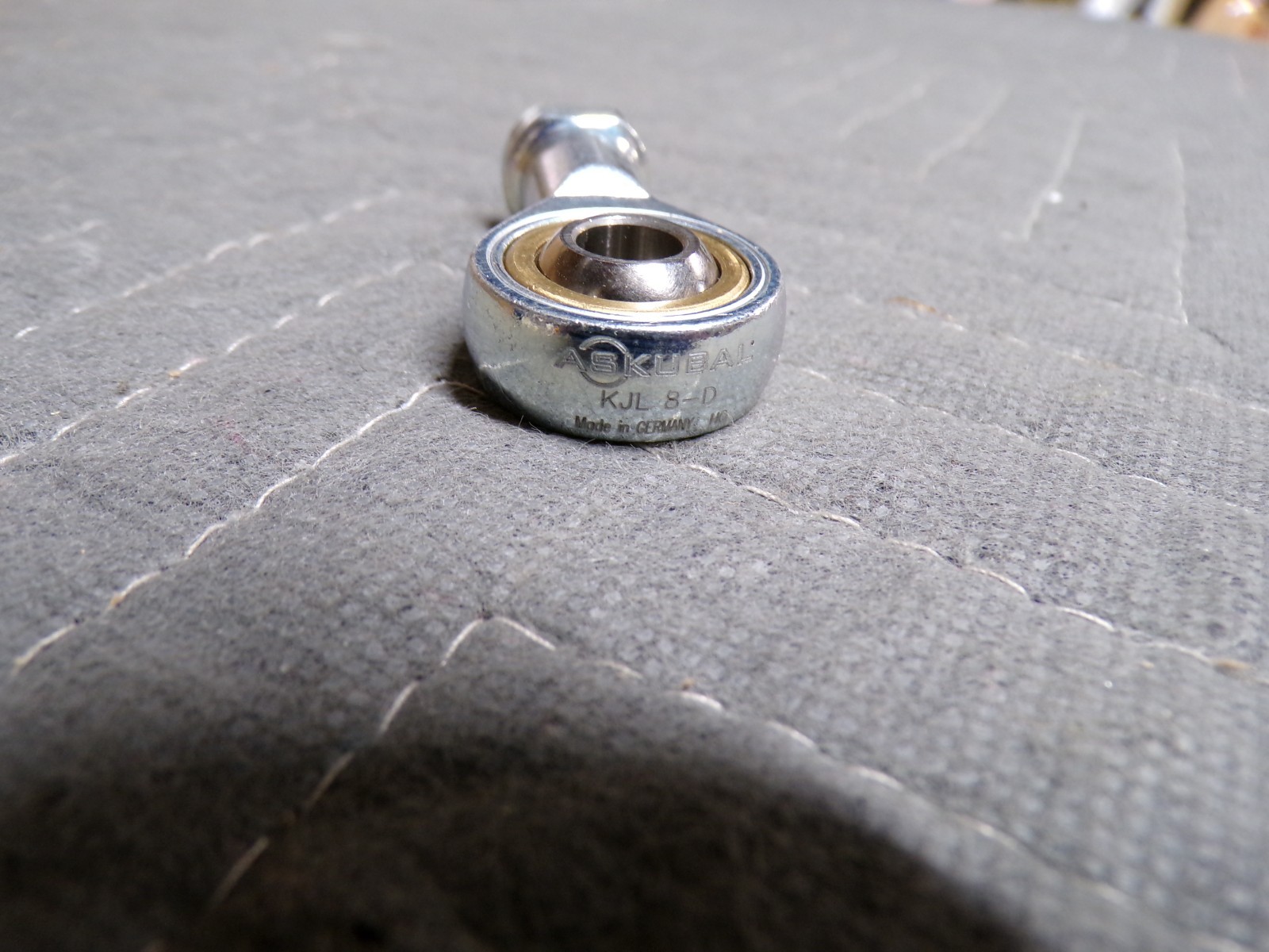 Askubal KJL 8-D Female Thread Rod End *NOS*