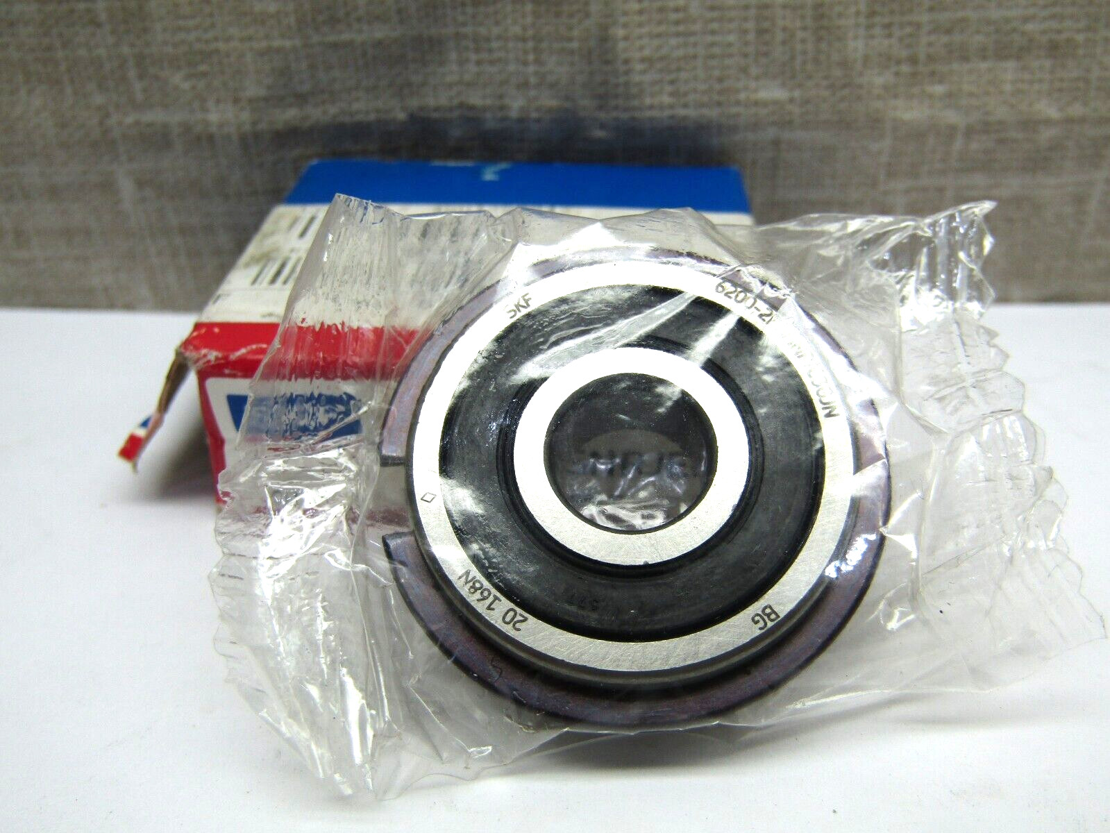 SKF 6200-2RSNR JEM 10mm x 30mm x 9mm Sealed Snap Ring Bearing