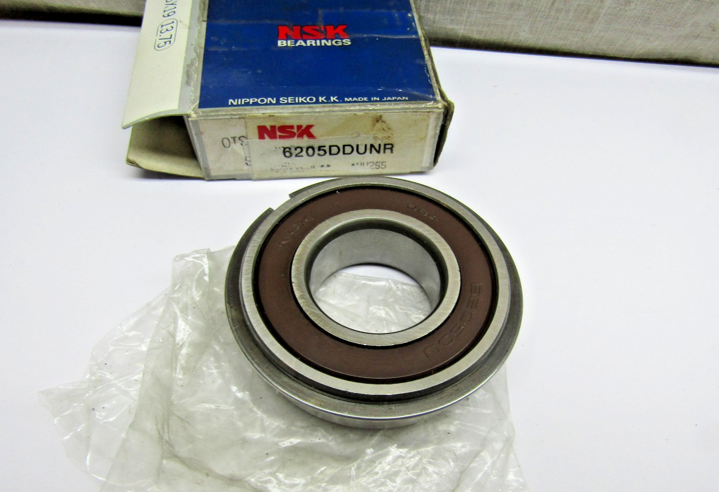 NSK Hoover 6205DDUNR 25mm Bore X 52mm X 15mm Sealed Snap Ring Bearing