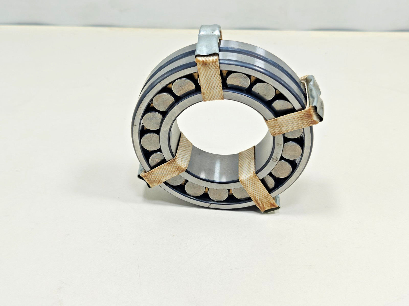 22212 E1AK.M FAG Spherical Roller Bearing FAG 22212 E1A-K-M Tapered Bore
