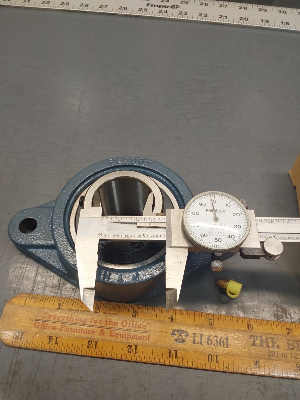 NOS FYH UCFL208-24 Flange Bearing 1-1/2″ Bore 2-Bolt UC208-24 FL208