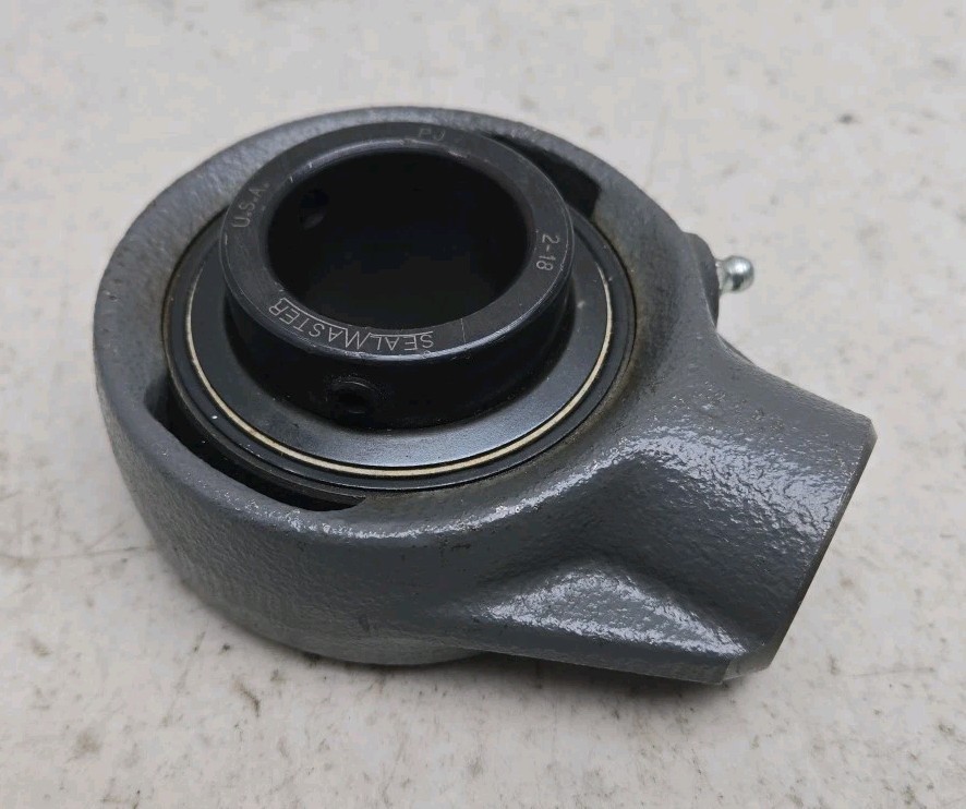 Seal Master SEHB-24 Hanger Bearing Gold Line 1-1/2″ ID 3/4″ Straight Pipe Thread