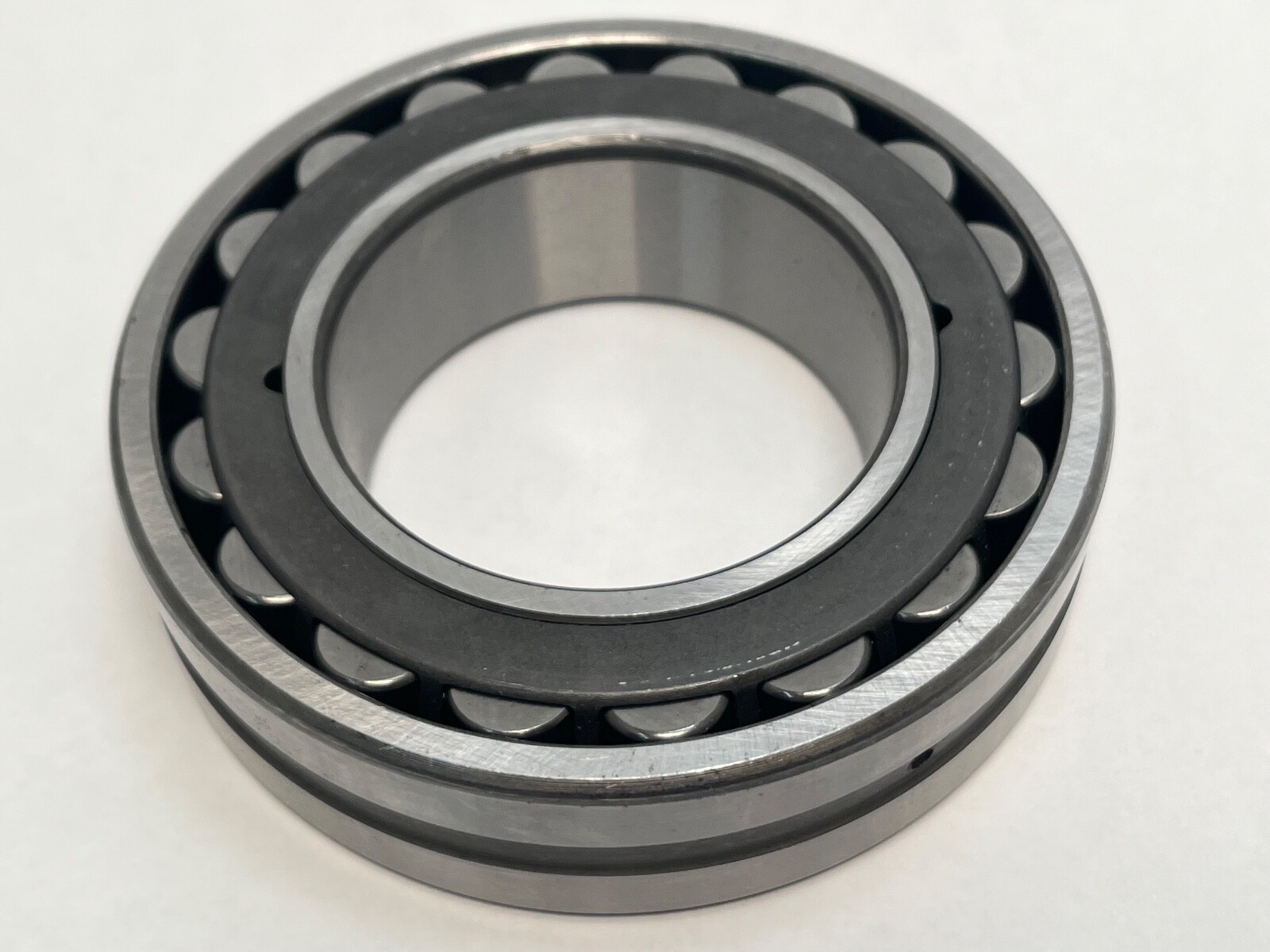 CBF 22212ESKJW33 Spherical Bearing 60x110x28 mm 22212-E-S-K-J-W33 Italy