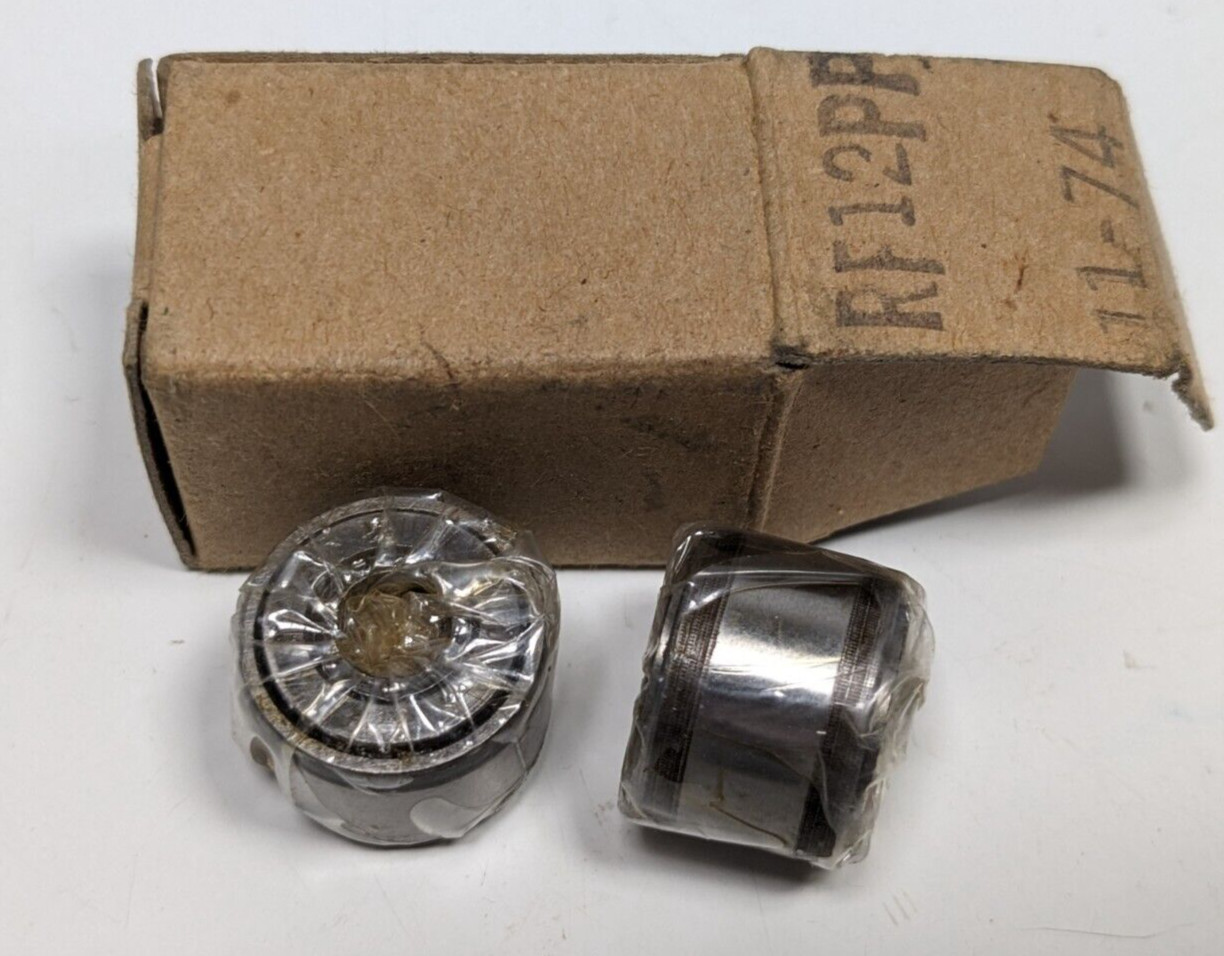 Lot of 2 NEW RF12PP 3/4″ Yoke Roller Bearings 1/4″ Bore X 9/16″ Wide