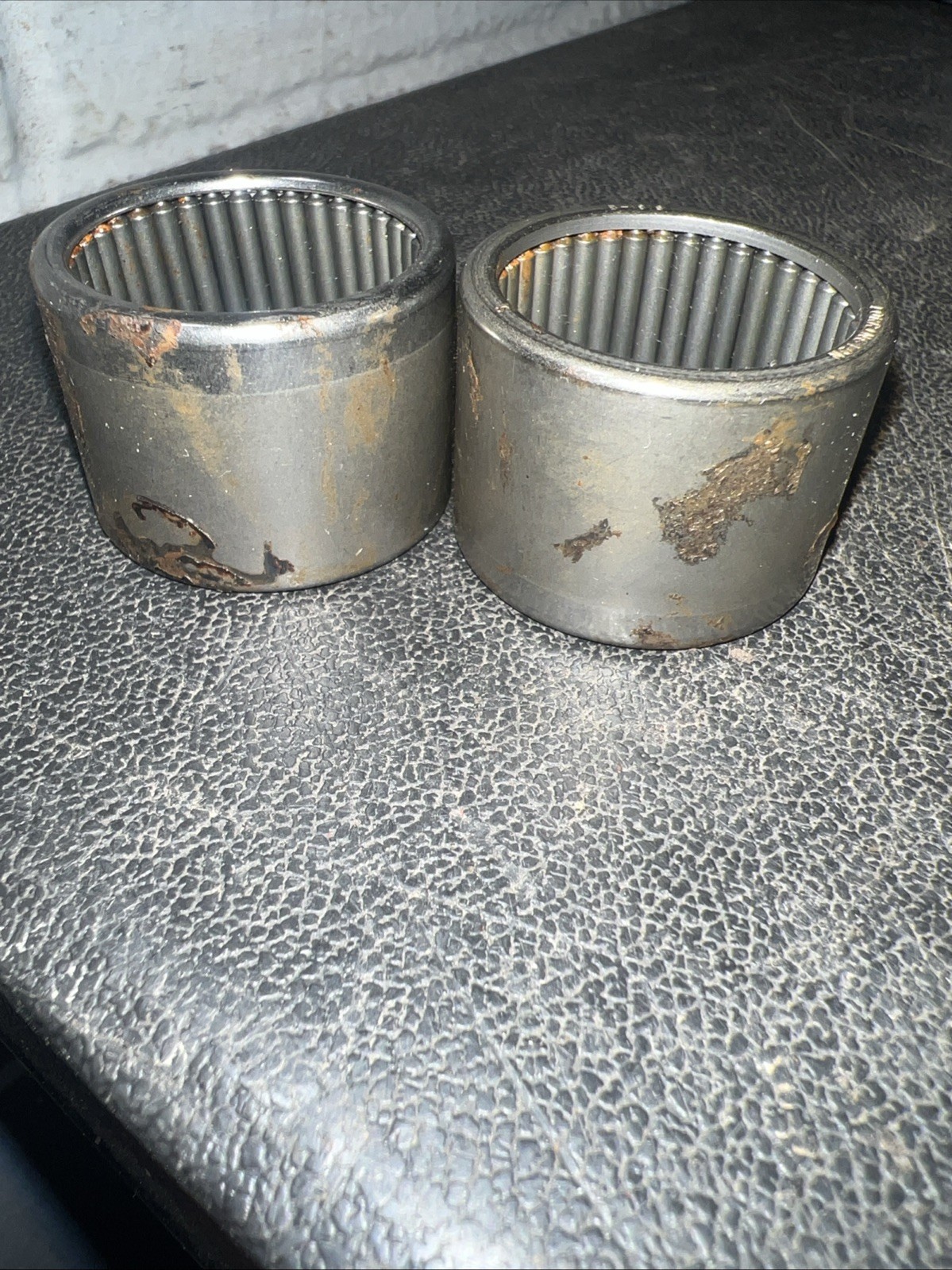 2x Torrington B-1816 Needle Roller Bearing 1-1/8″ ID Qty 2 (OUTER RUST DUE AGE)
