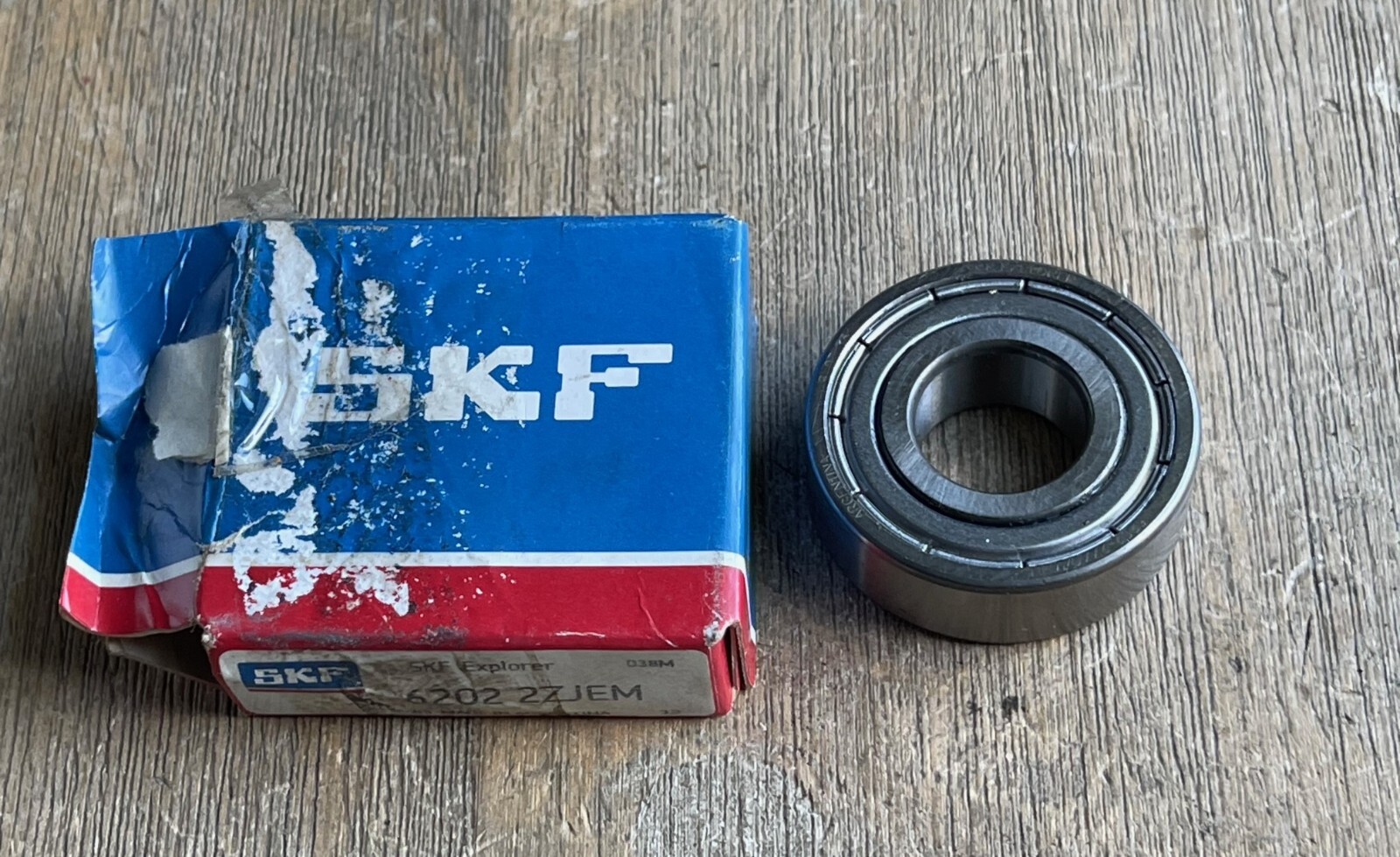 SKF EXPLORER 6202 2ZJEM METAL SHIELDED BALL BEARING NEW