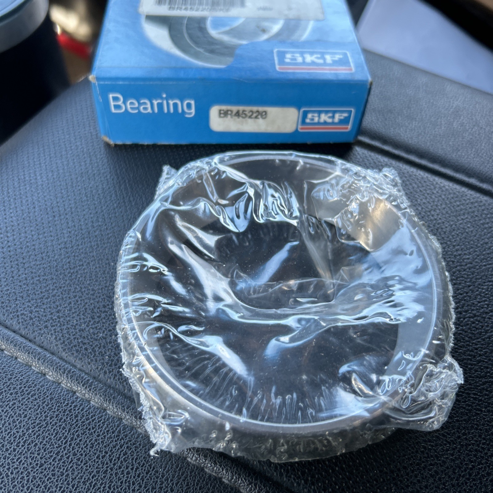 BR-45220 Tapered Roller Bearing Single-Cup/Race [4.124″ OD x 0.9375″ W]