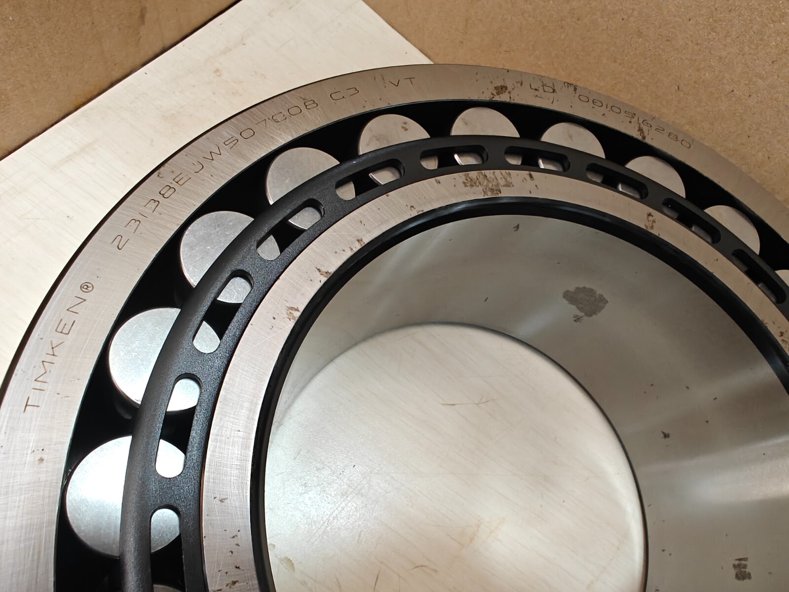 23138 EJ C3 TIMKEN 23138EJW507C08C3 Spherical Roller Bearing 190 x 320 x 104 mm