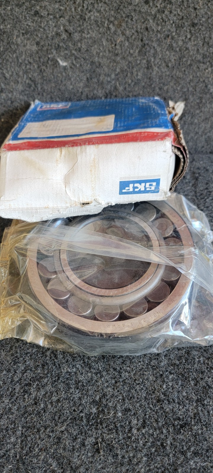 SKF 22215 E Roller Bearing