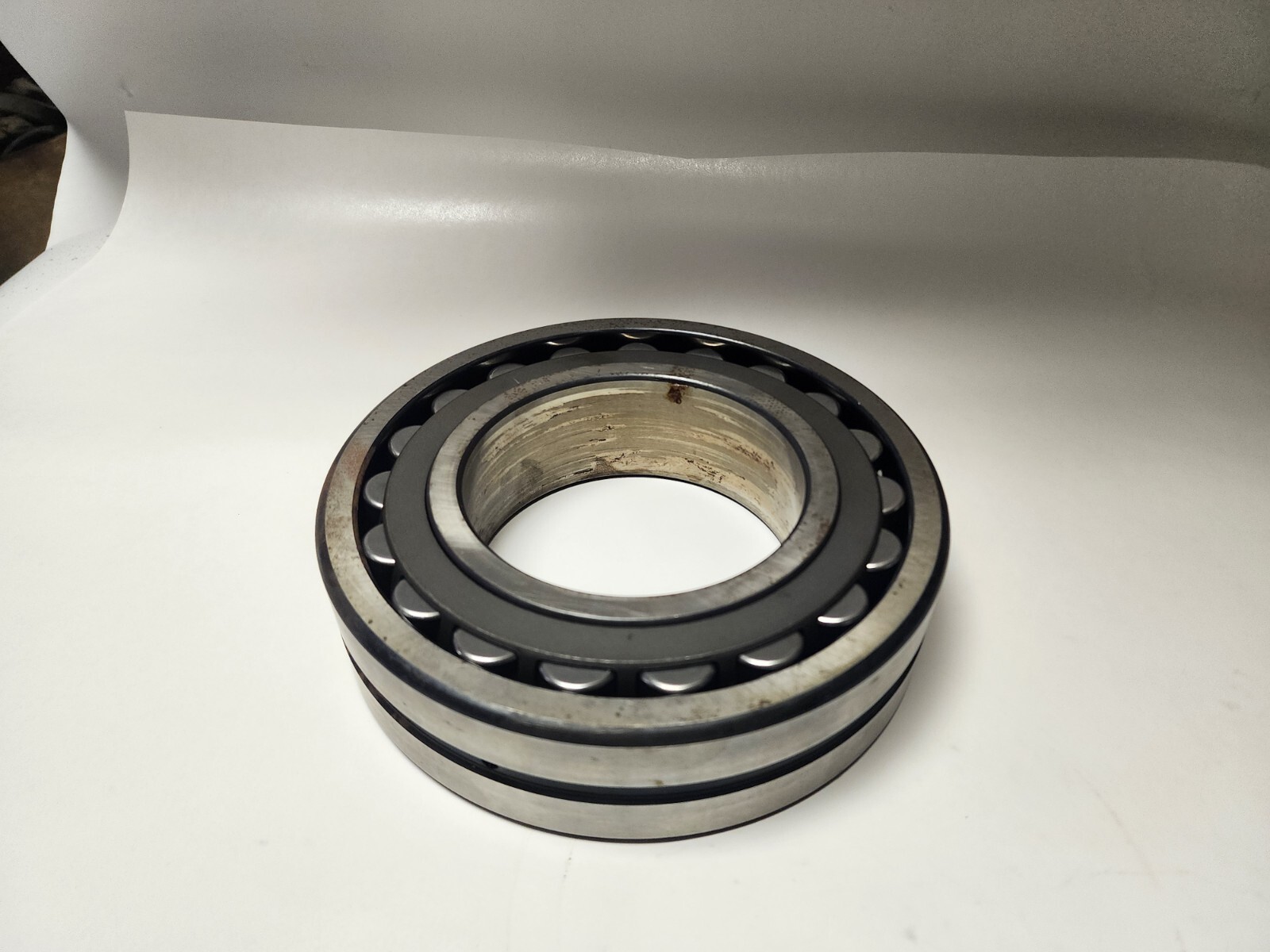 Used SKF 22220 CCK/C3 W33 Spherical Roller Bearing 180MM OD x 100MM ID x 46MM W