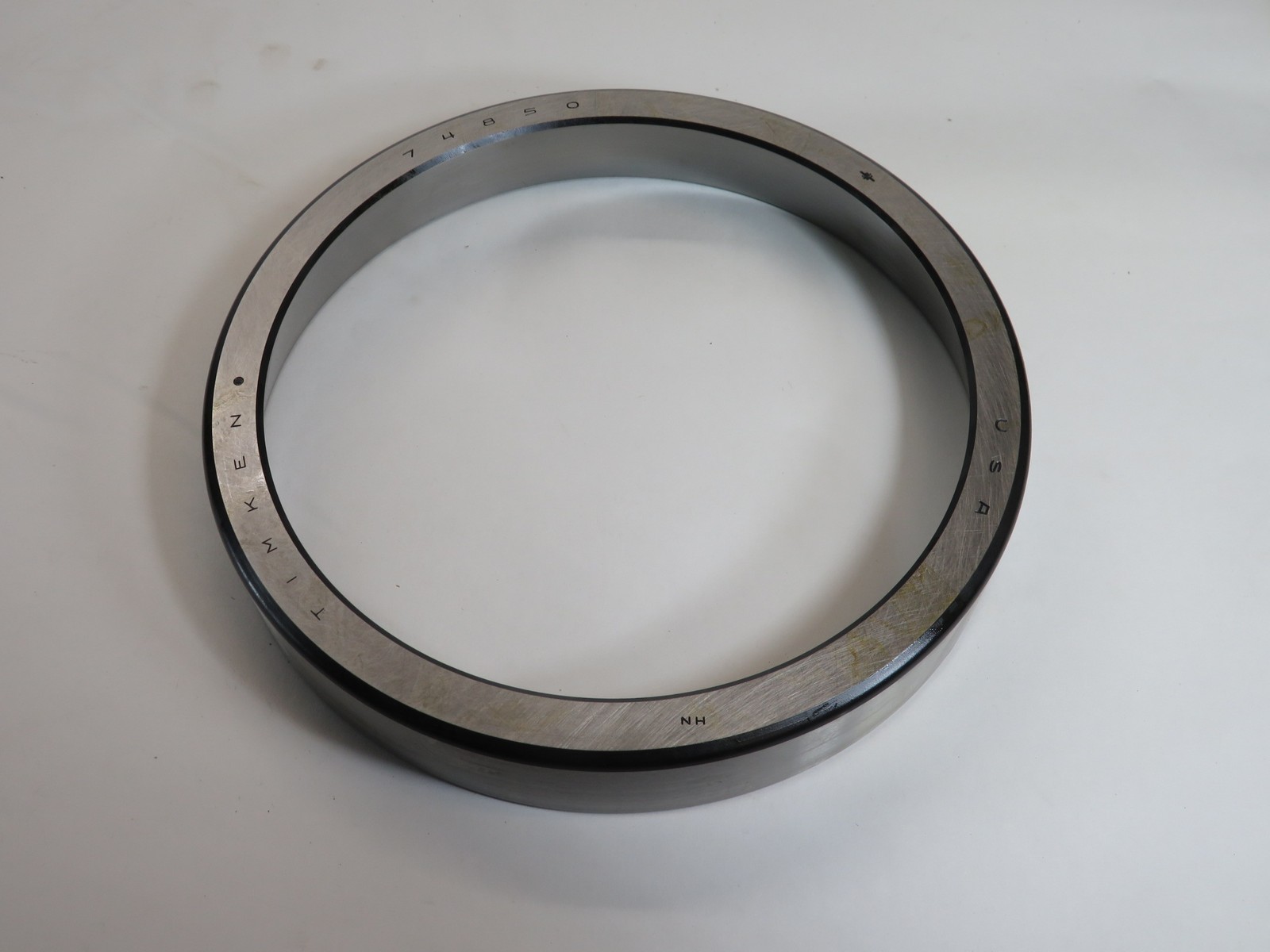 Timken 74850-20024 Tapered Roller Bearing Cup 8.5″ OD 1.375″ W BOX DAMAGE NEW