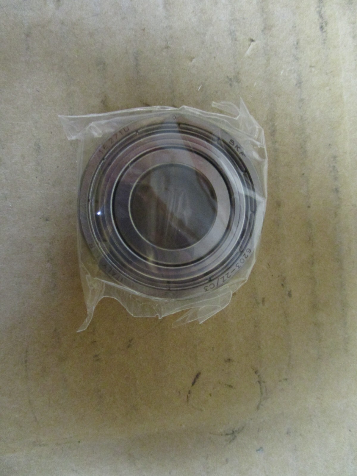 NEW LOT OF 2 SKF BALL BEARING 6203-2Z/C3