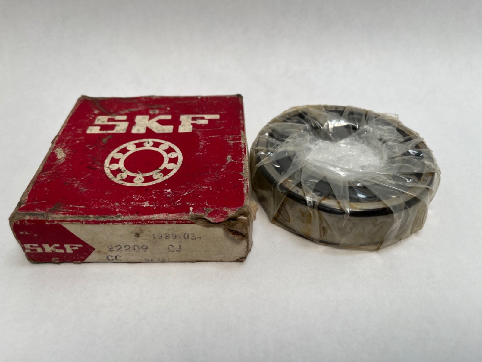 SKF 22209-CJ Spherical Bearing 45x85x23 mm 22209 CC/CJ/C USA
