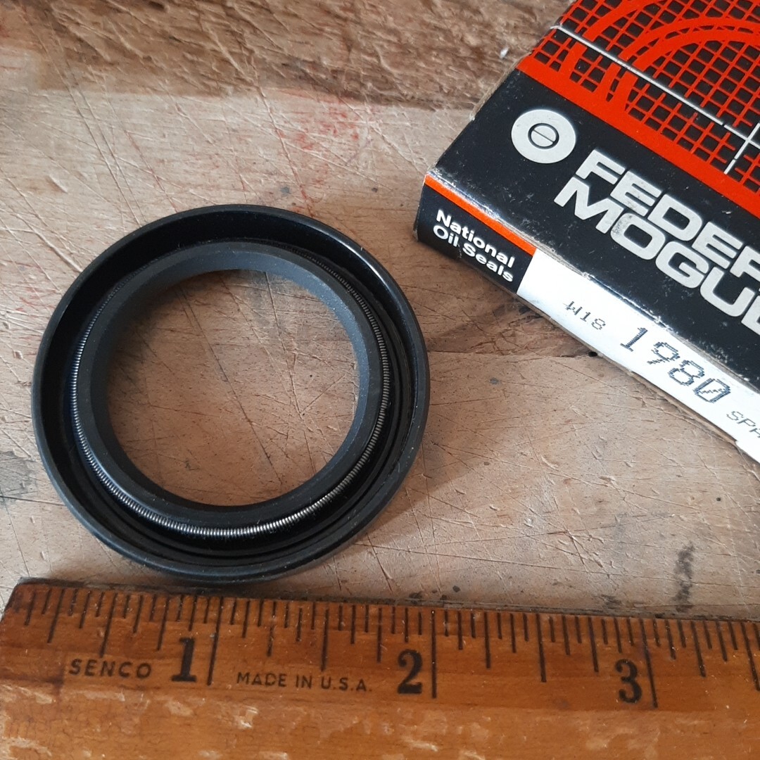 1980 w18 Seal National Oil Seals Federal-Mogul pto shaft wheel axil