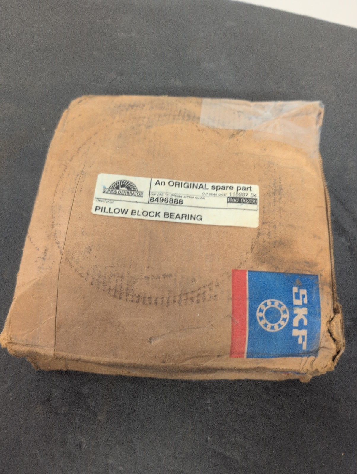 SKF 22220 Spherical Roller Bearing Part# 8496888 New-Open Box