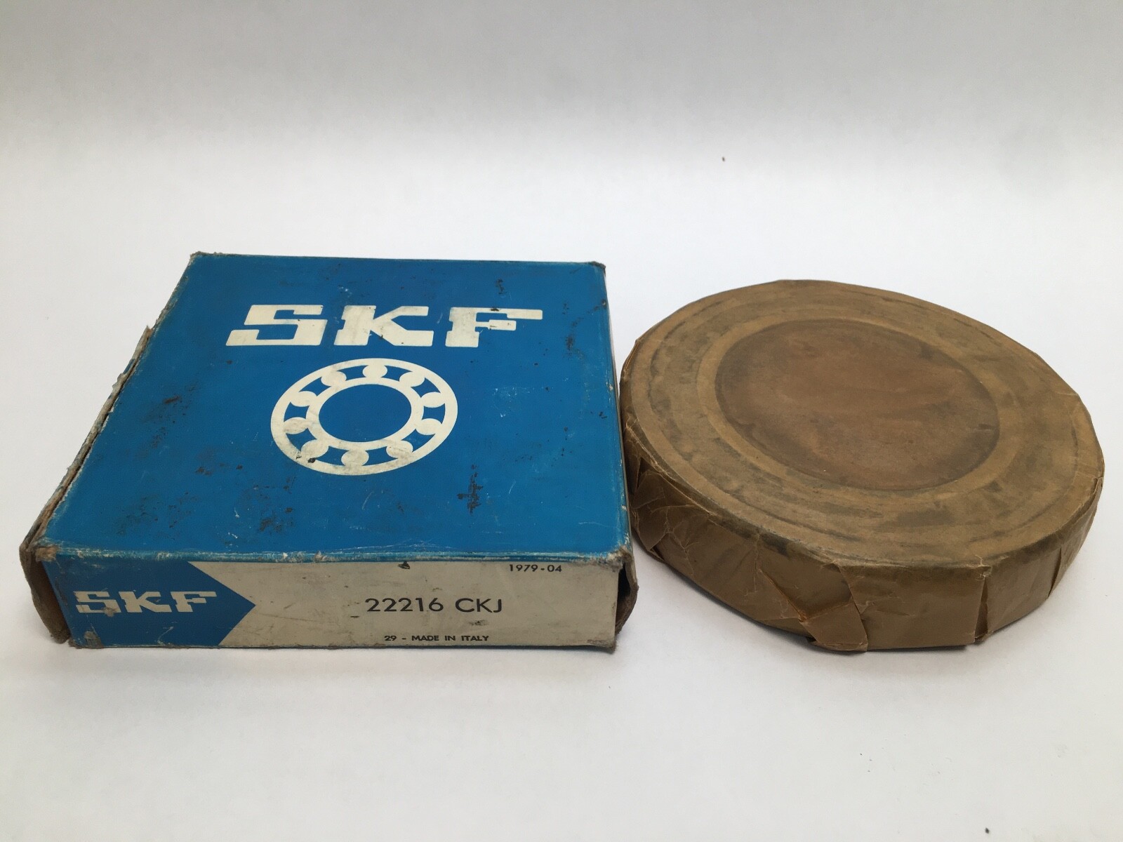 SKF 22216-CKJ Spherical Bearing 80x140x33 mm 22216-C-K-J Italy