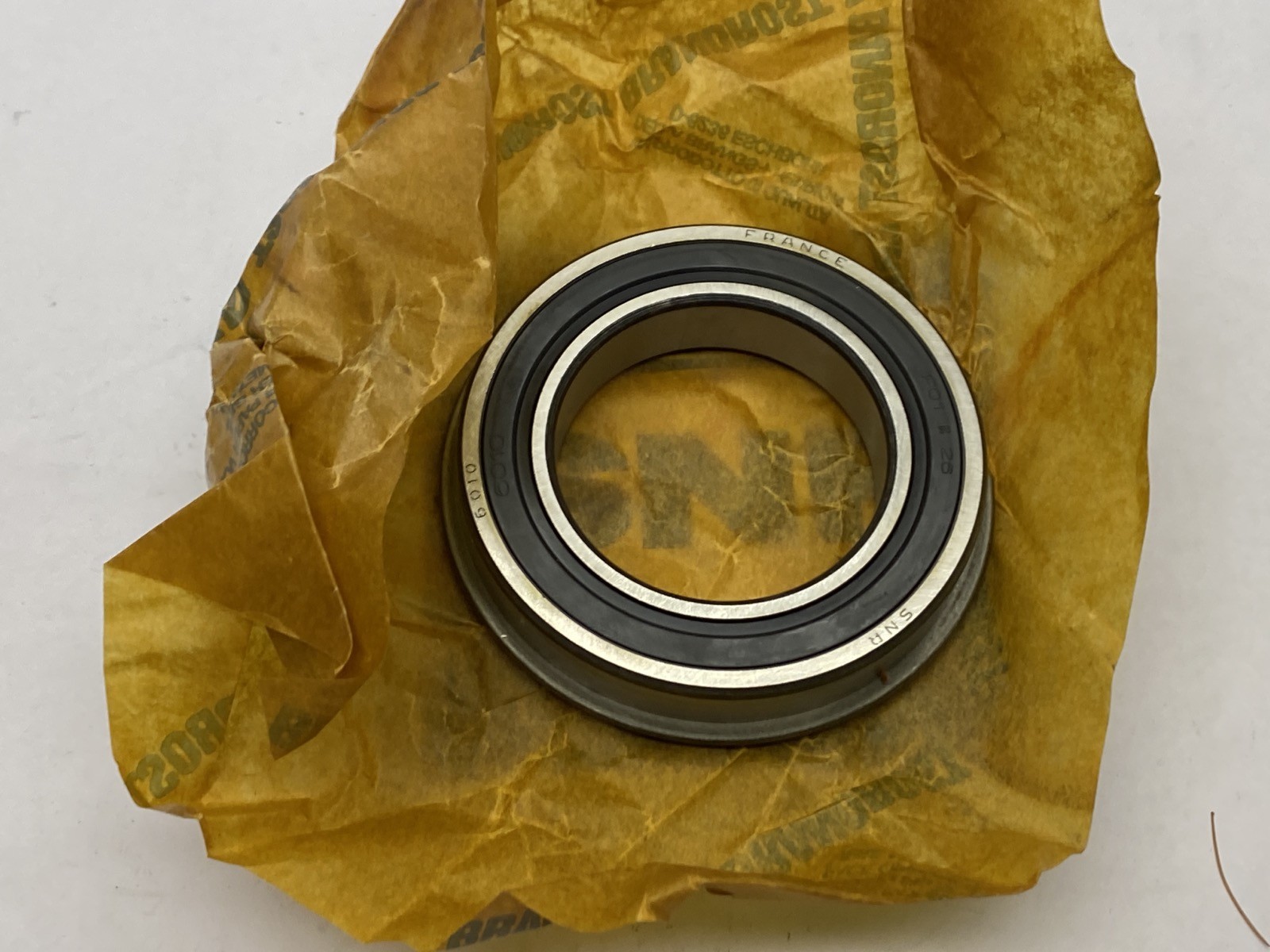 NIB SNR 50mm x 60mm x 16mm Deep Groove Ball Bearing w/ Snap Ring 6010NREE