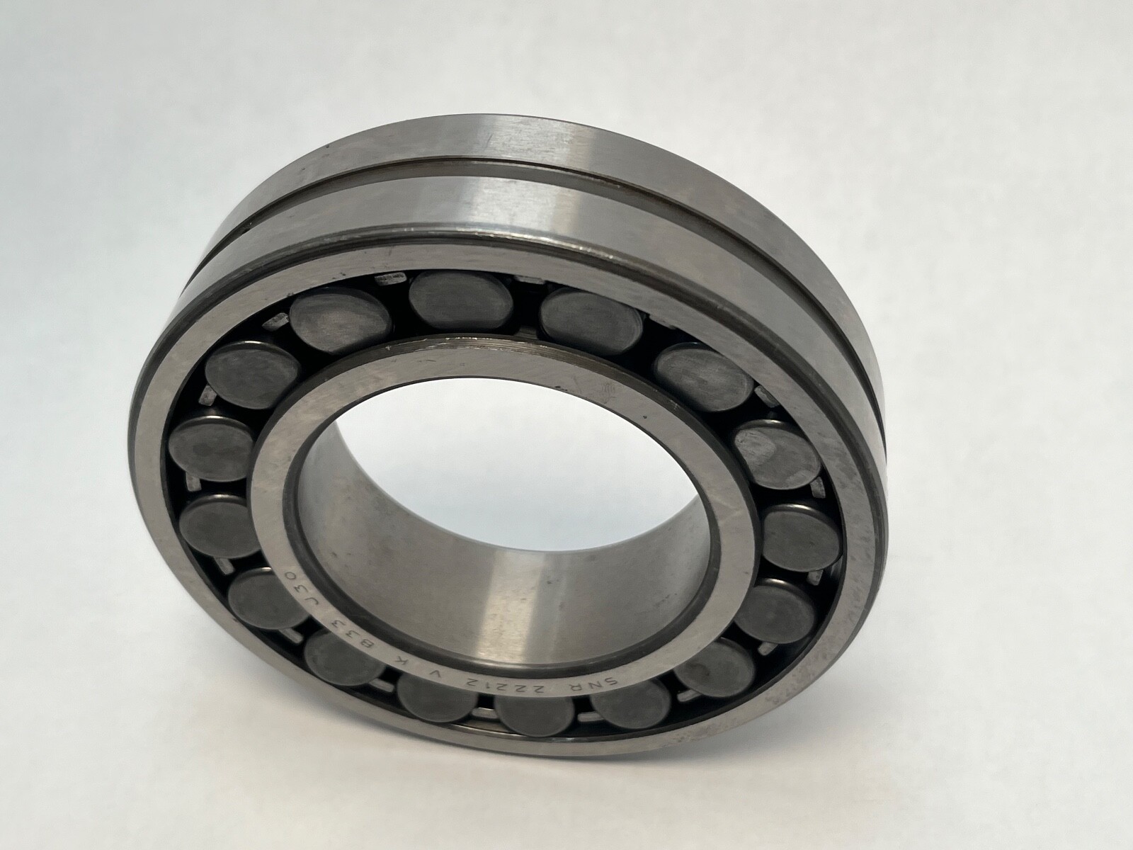 SNR 22212VKB33J30 Bearing 60x110x28 mm 22212-V-K-B33-J30 22212V-K-W33-C3 Italy