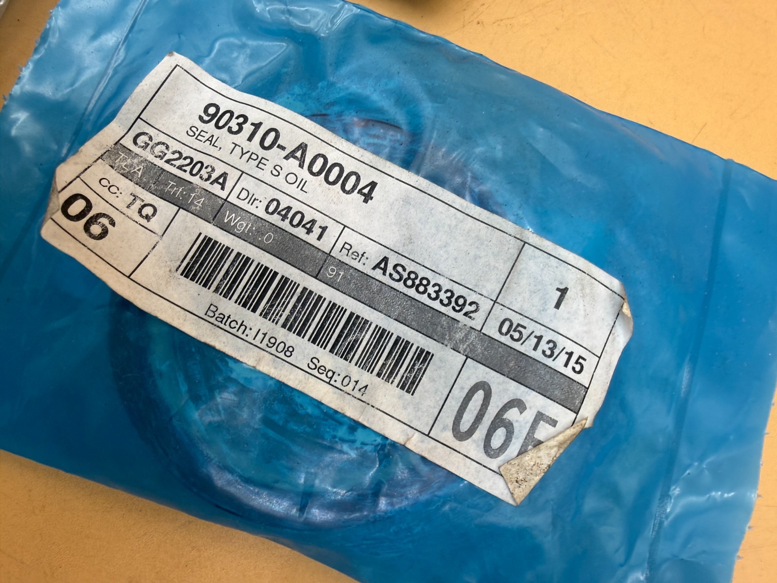 Genuine OEM Toyota Lexus Parts Lot 90310-A0004 Oil Seals & 42423-14040 Retainer