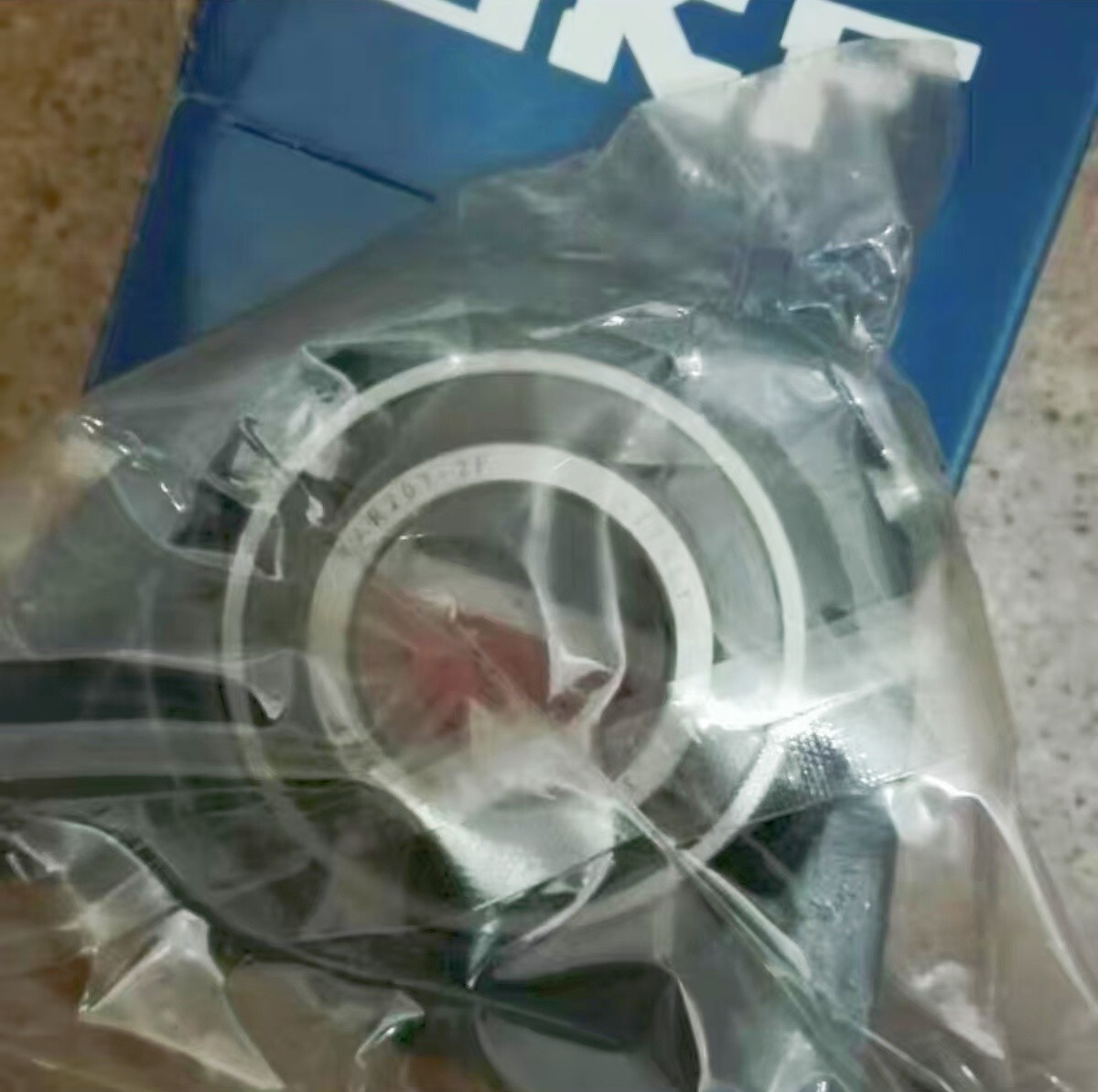 NEW SKF SY 40 TF outer ball bearing with seat 1PCS #KV