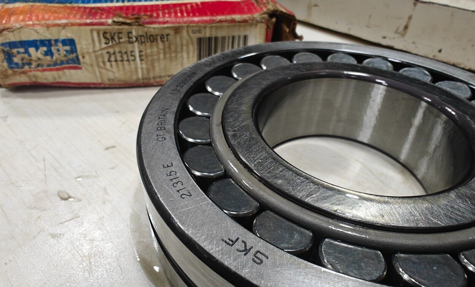21315E SKF Explorer Spherical Roller Bearing New 75x160x37mm,, SKF 21315 E ,, UK
