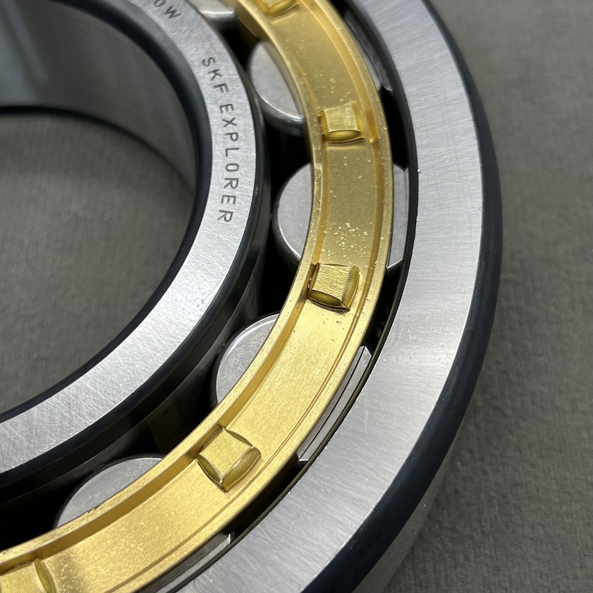 New NU 319 ECM/C3 Cylindrical Roller Bearing 95x200x45mm for SKF Roller Bearing