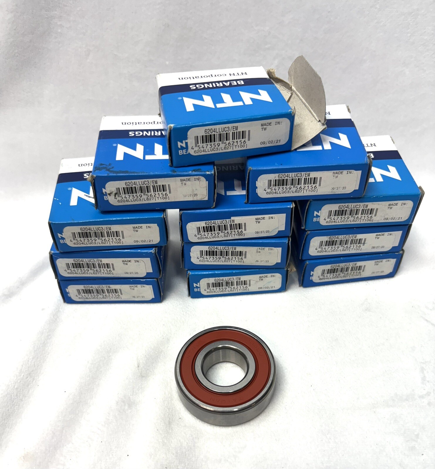 NTN 6204LLUC3/EM, Single Row Radial Ball Bearings, Lot of 12, New