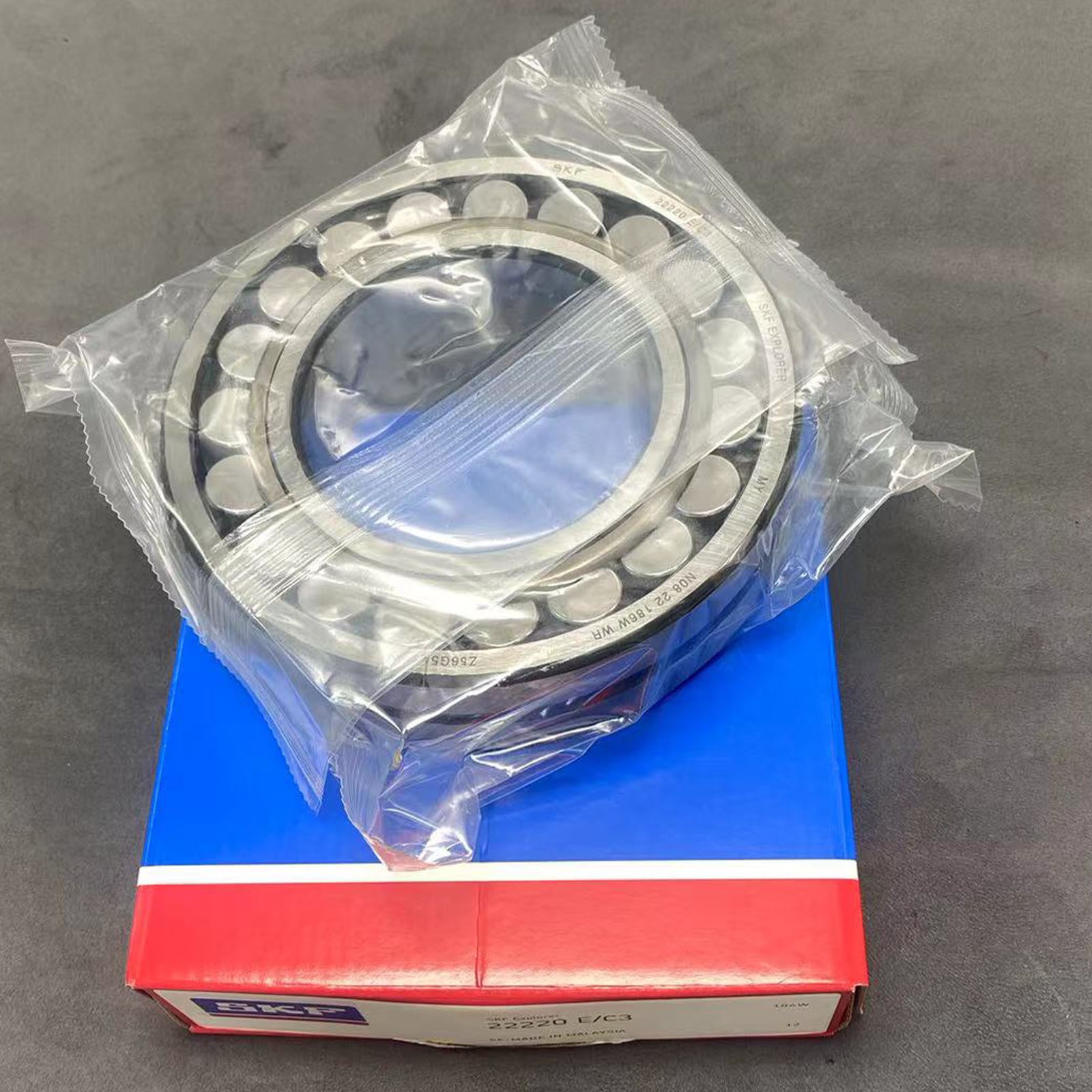 New 22220 E C3 SPHERICAL ROLLER BEARING 100x180x46 mm 22220EC3 22220E C3 S-K-F