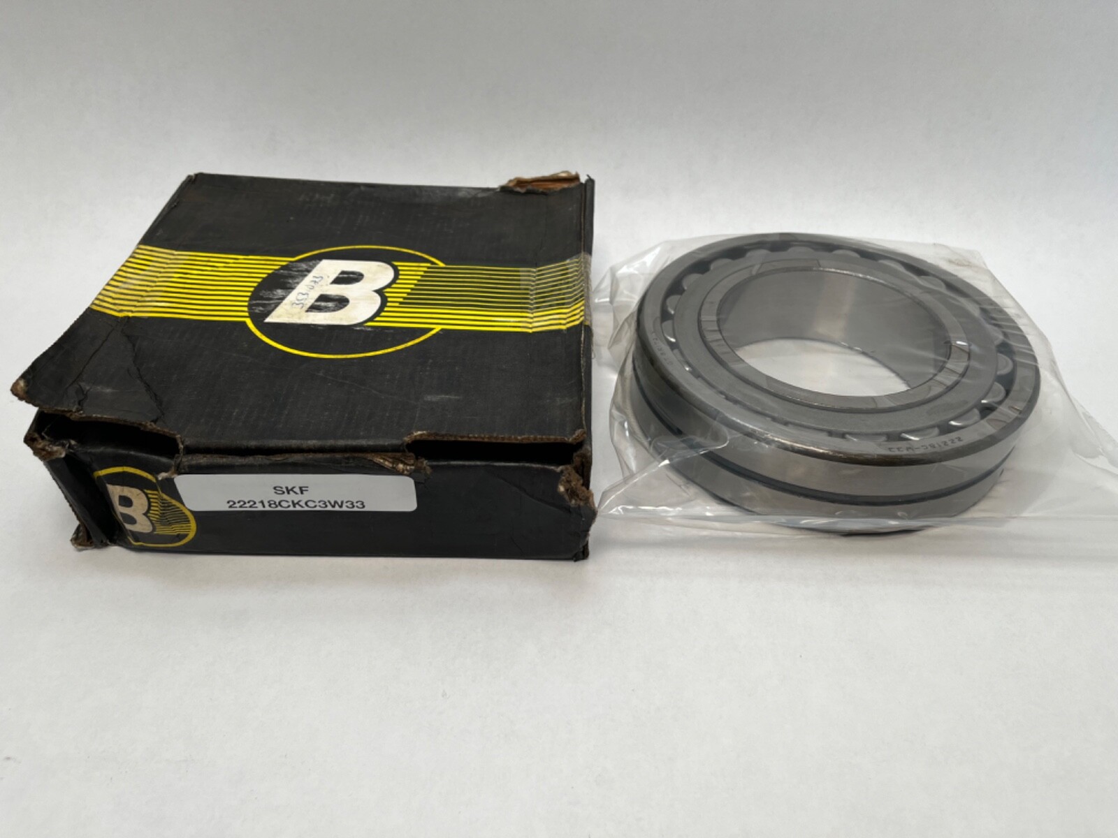 SKF 22218-CK/C3W33 Spherical Roller Bearing 22218-C-K-C3-W33 90x160x40 mm