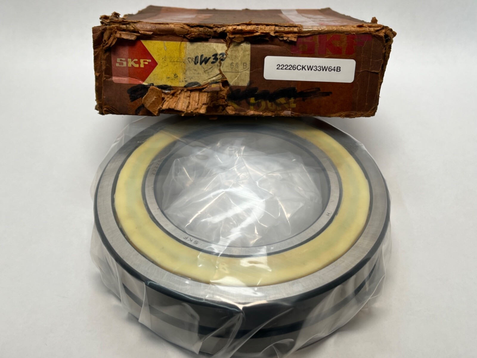 SKF 22226-CK-W33W64B Bearing 22226-C-K-W33-W64B 22226CCK 22226CKJ 130x230x64 mm