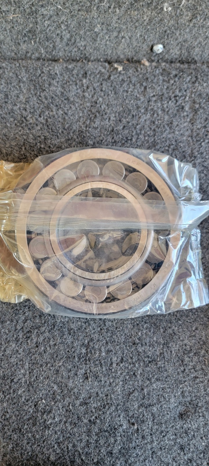 SKF 22215 E Roller Bearing