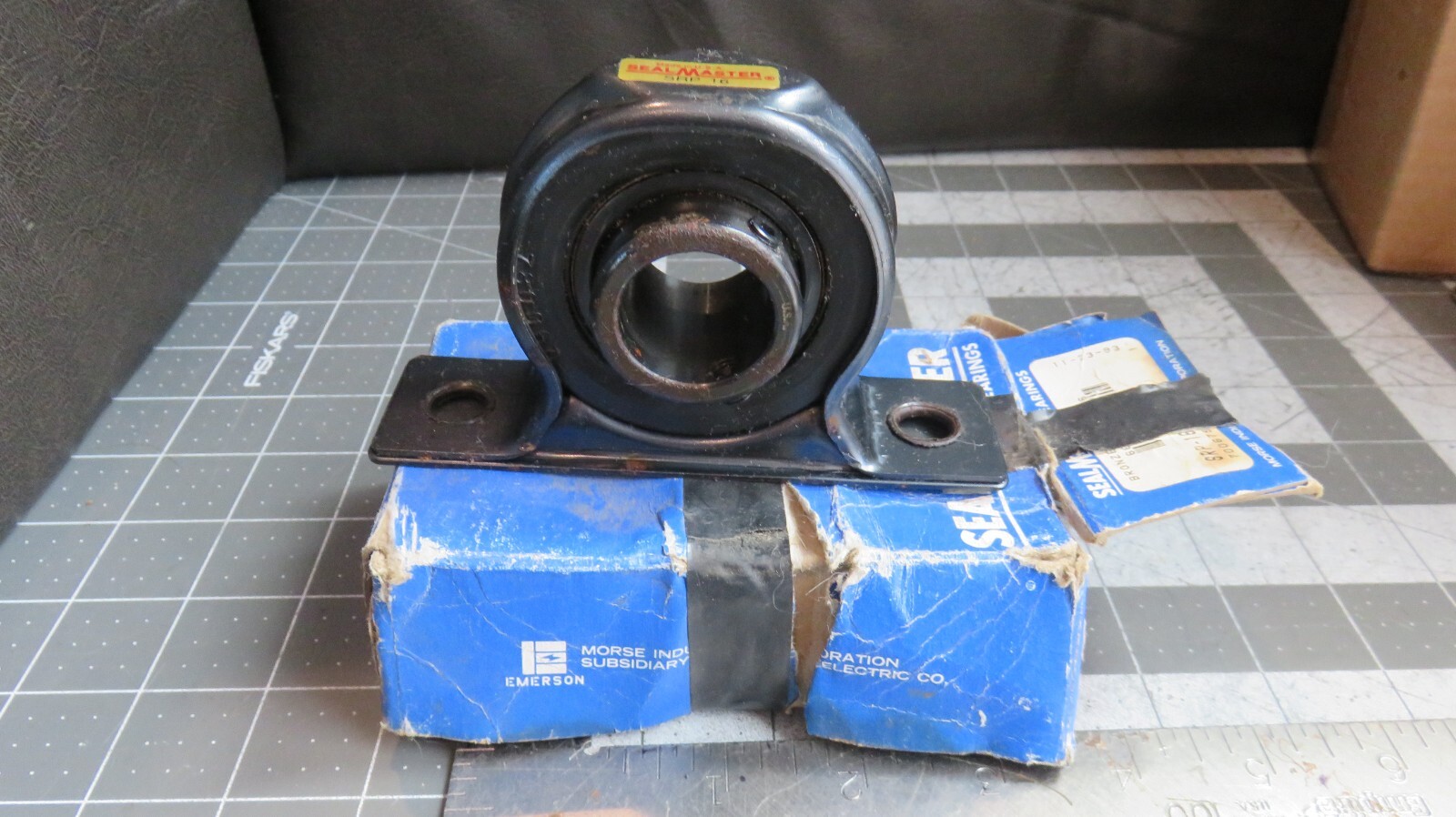 SealMaster SRP-16 Pillow Block Ball Bearing Unit 2-Bolt Base 1 in Bore