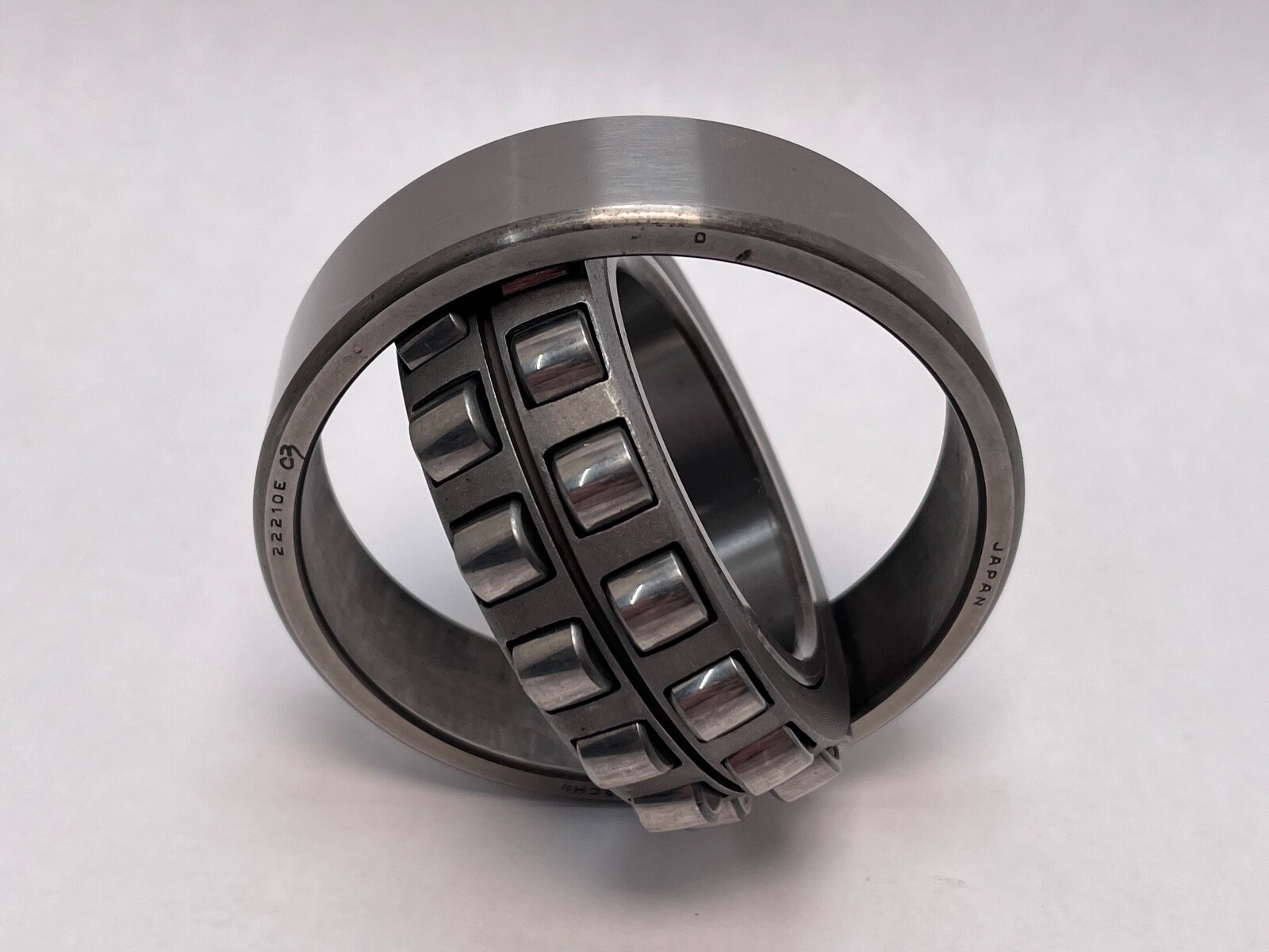 Nachi 22210EKC3 Bearing 50x90x23 mm 22210-E-K-C3 22210CK/CCK/CKJ Japan