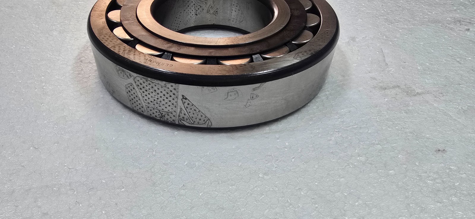 21318 E Spherical Roller Bearing 90x190x43 MM NEW FAG GERMANY 21318E Nylon Cage