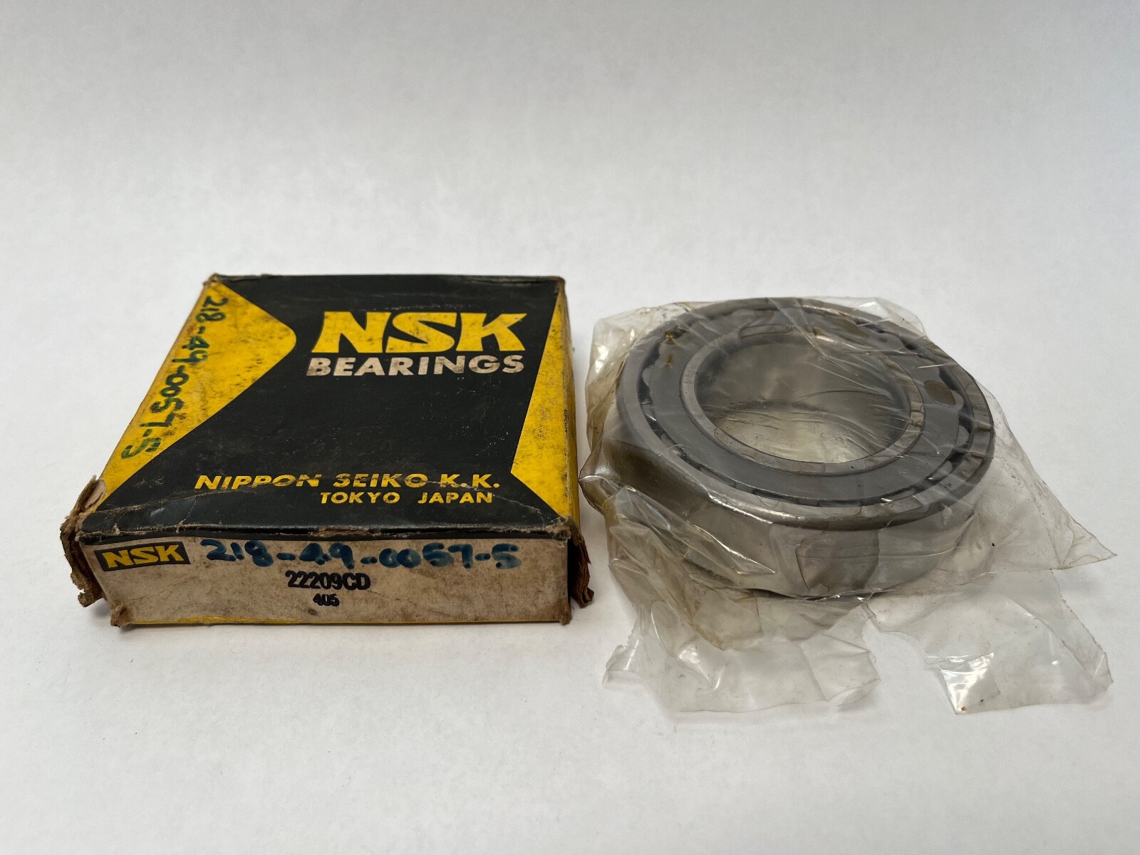NSK 22209CD Bearing 45x85x23 mm 22209-CD 22209C/CC/CJ Japan