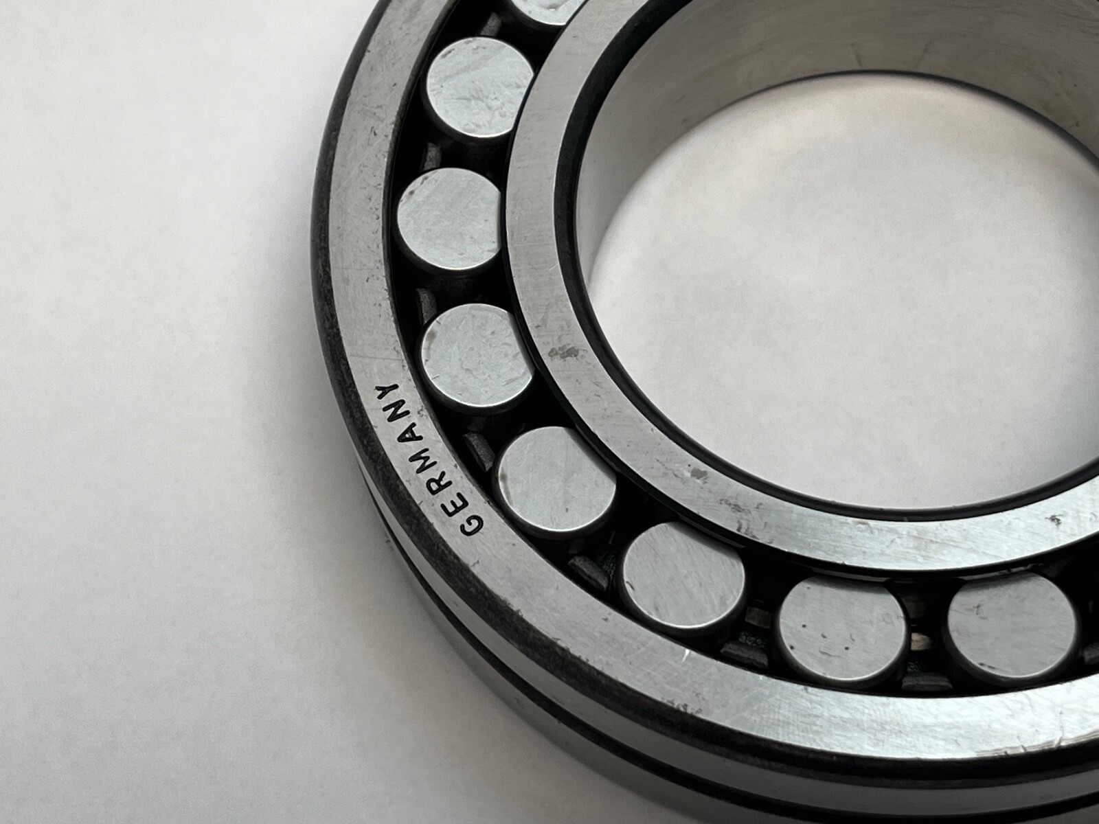 FAG 22213SJ.W33 Spherical Bearing 65x120x31 mm 22213-S-J-W33 Germany