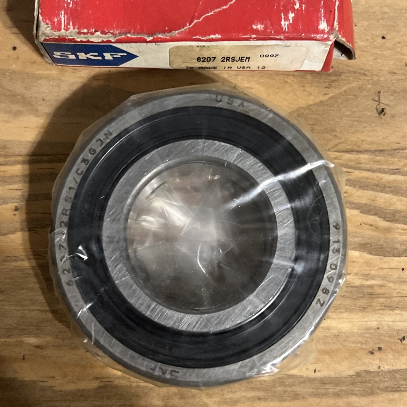 SKF 6207 2RS JEM 35mm x 72mm x 17mm Sealed Bearing 62072RSJEM