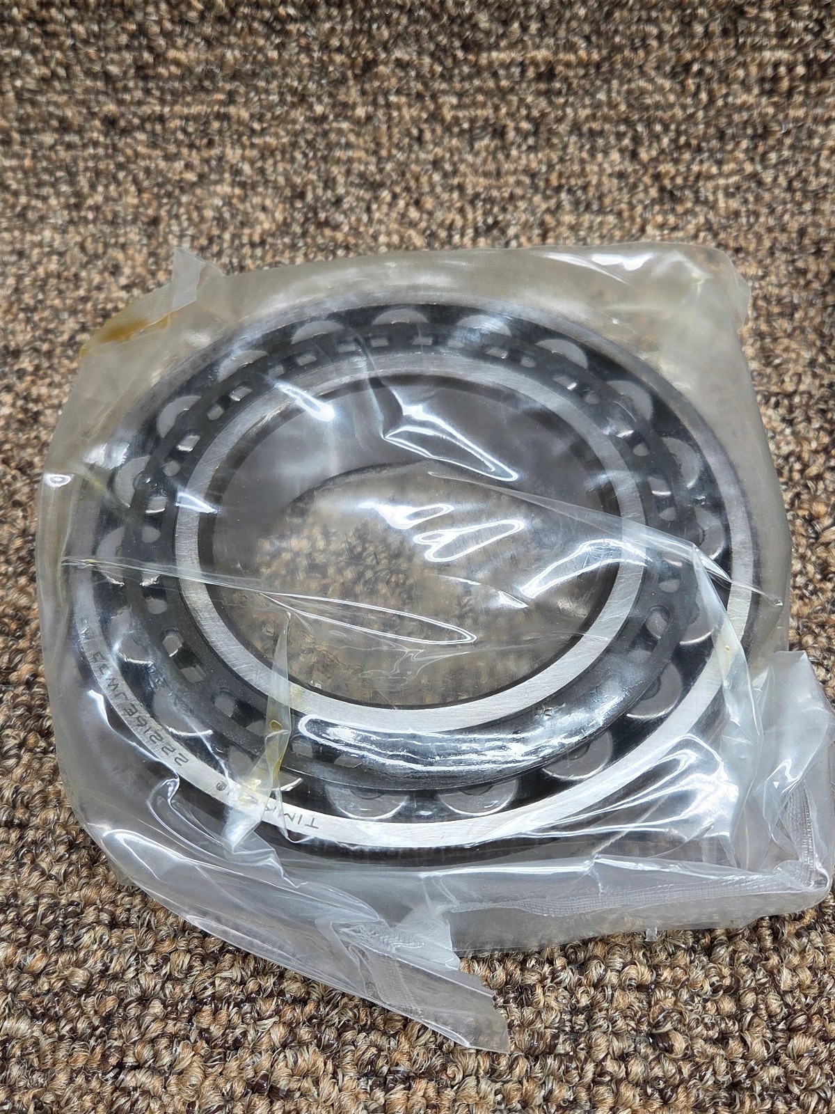 NIB Timken Spherical Roller Bearing 22216EJW33C3