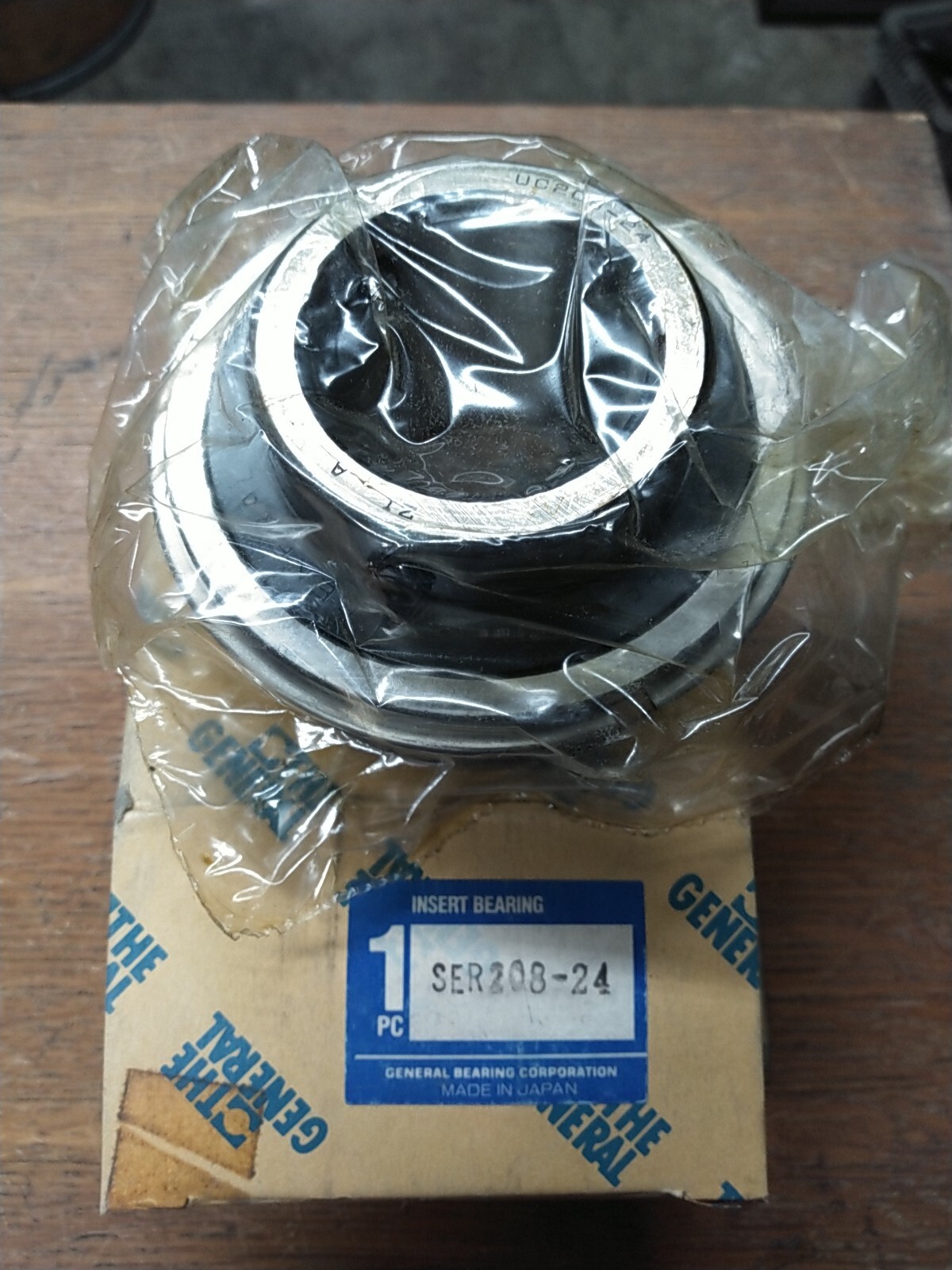 General SER208-24 Insert Bearing 1-1/2″ Bore w/ Set-screws 80mm OD w/ Snap-ring