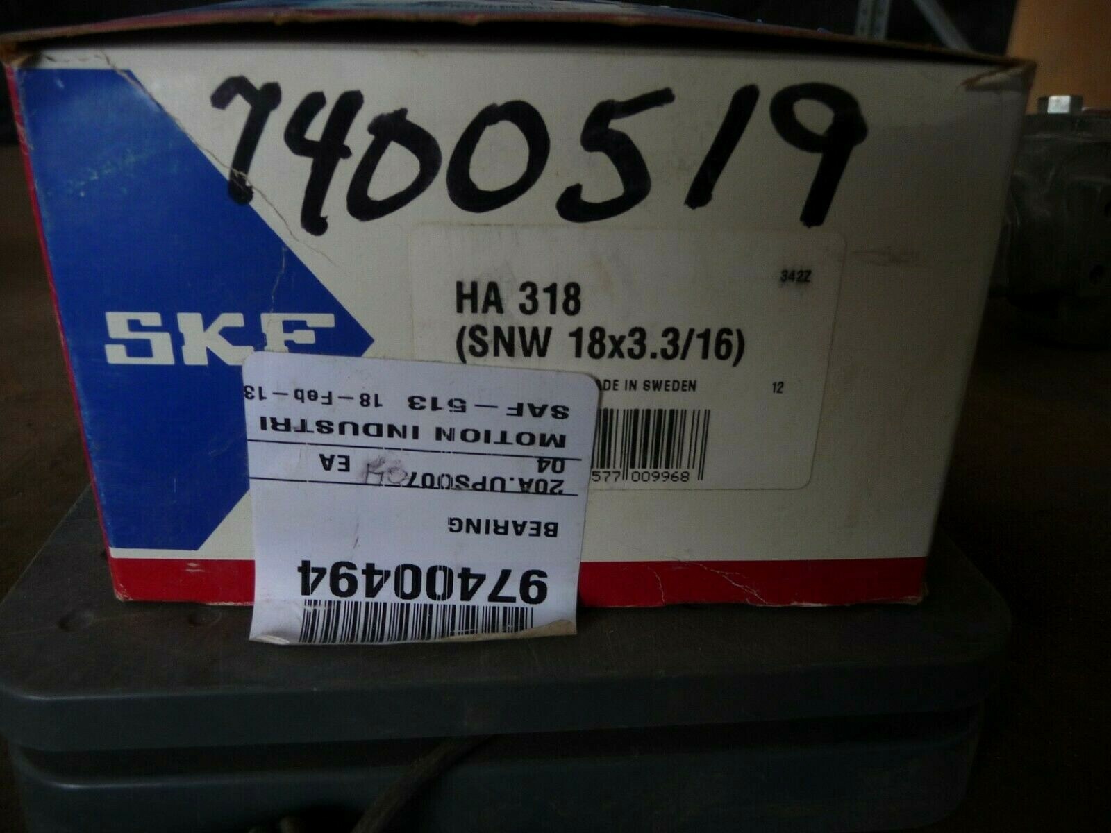 SKF HA 318 Adapter Sleeve