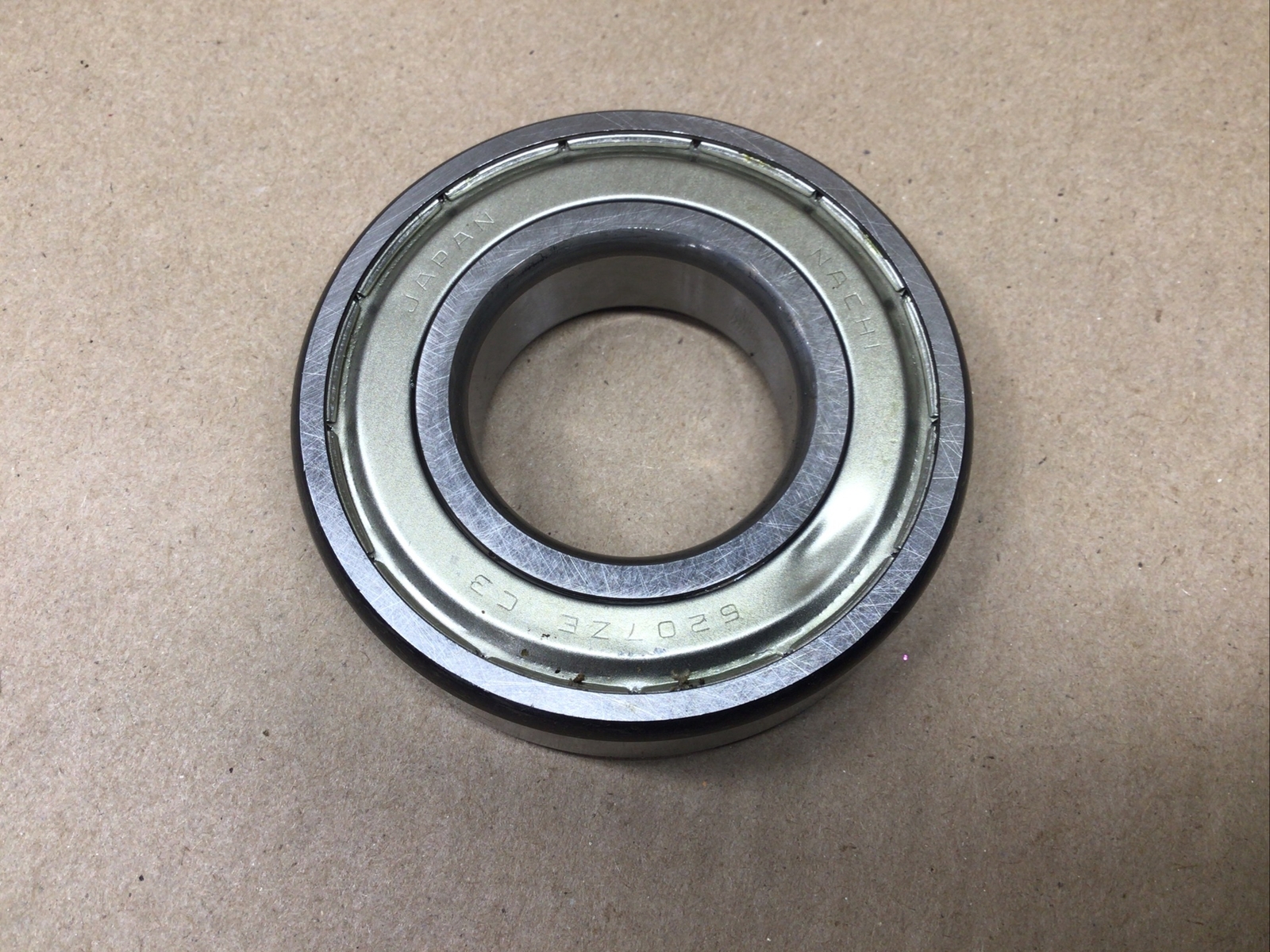 New Nachi 6207ZE/C3 Ball Bearing 35mmID x 72mmOD x 17mm Wide #04J82