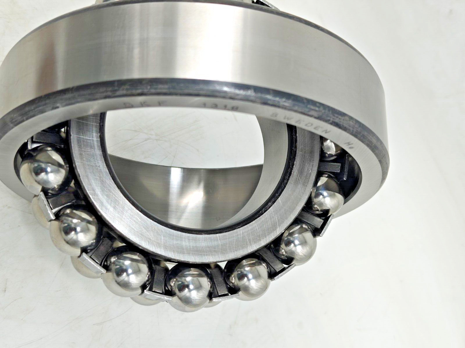 1318 SKF Self-Aligning Ball Bearing 90x190x43 mm SKF 1318 Sweden