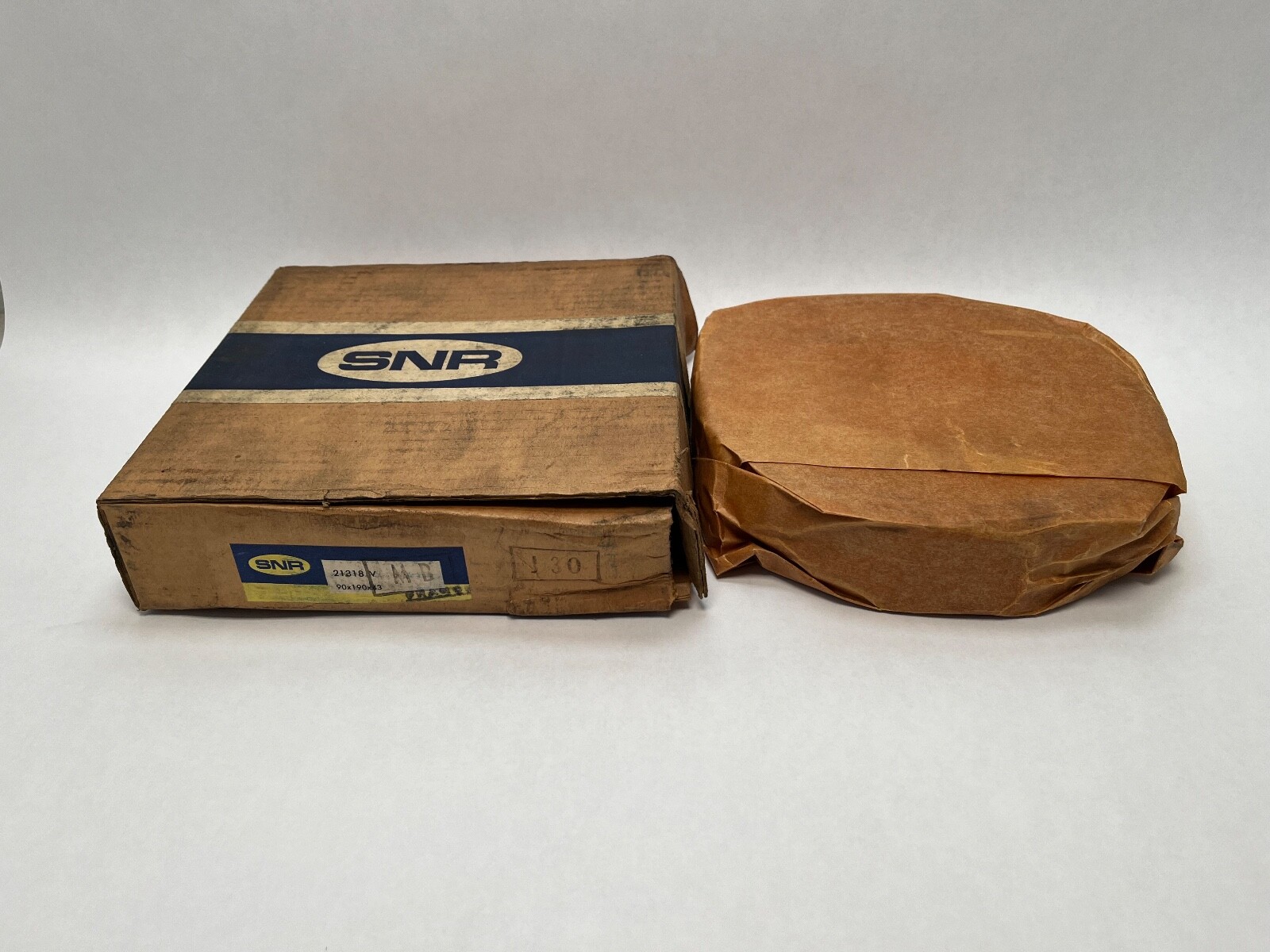 SNR 21318VMBC3 Spherical Bearing 90x190x43 mm 21318-V-MB-C3/J30