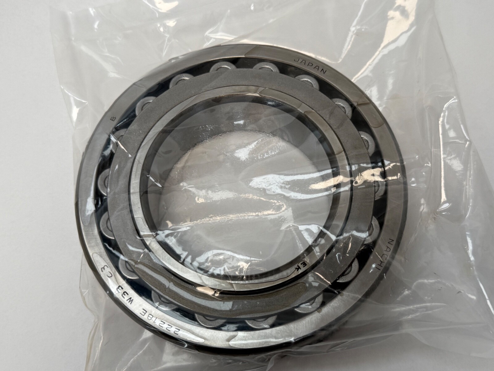 Nachi 22218EKW33C3 Spherical Roller Bearing 22218-E-K-W33-C3 90x160x40 mm