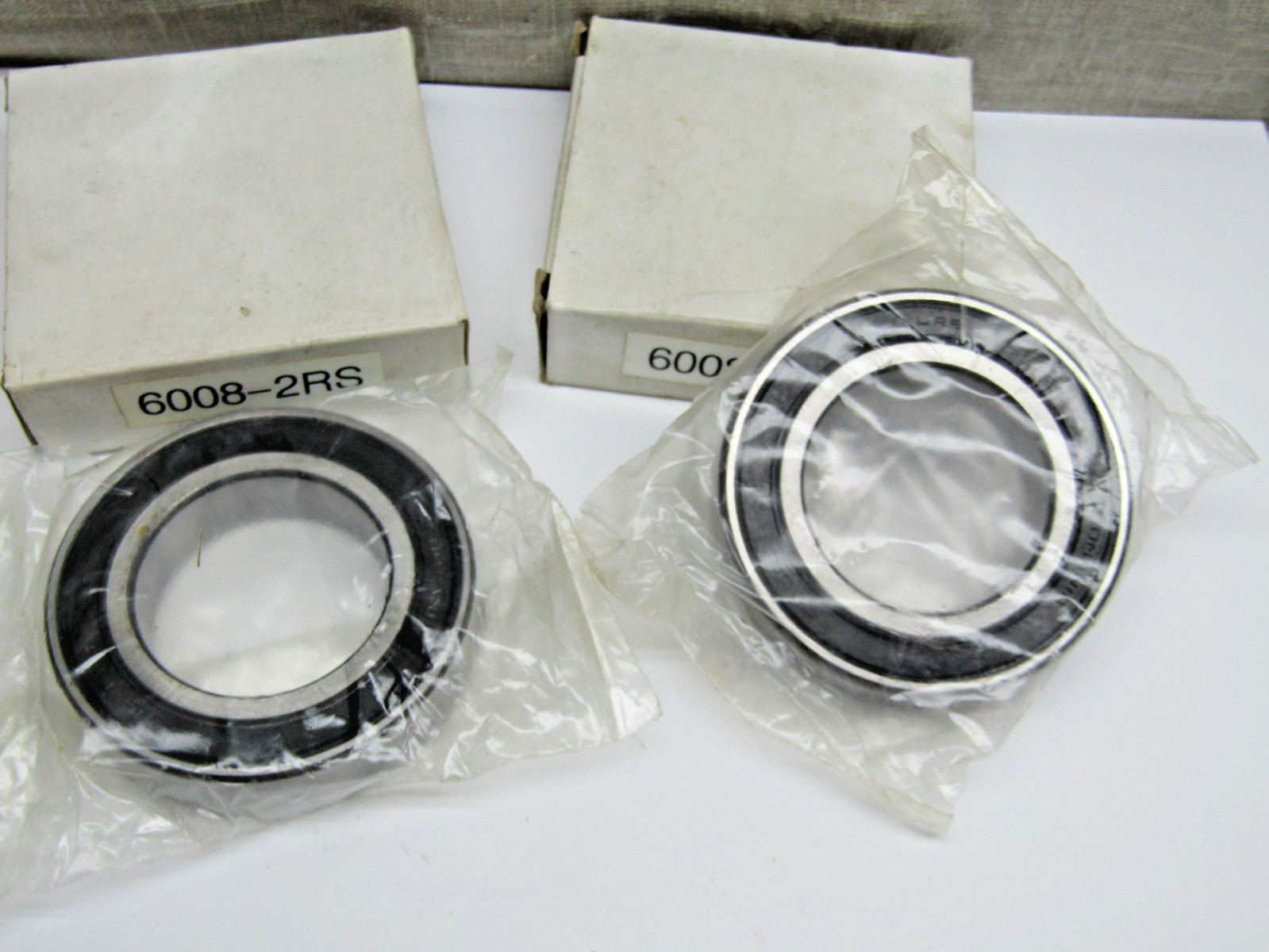URB (Lot of 2) 6008-2RS 40mm x 68mm x 15mm Sealed Bearing
