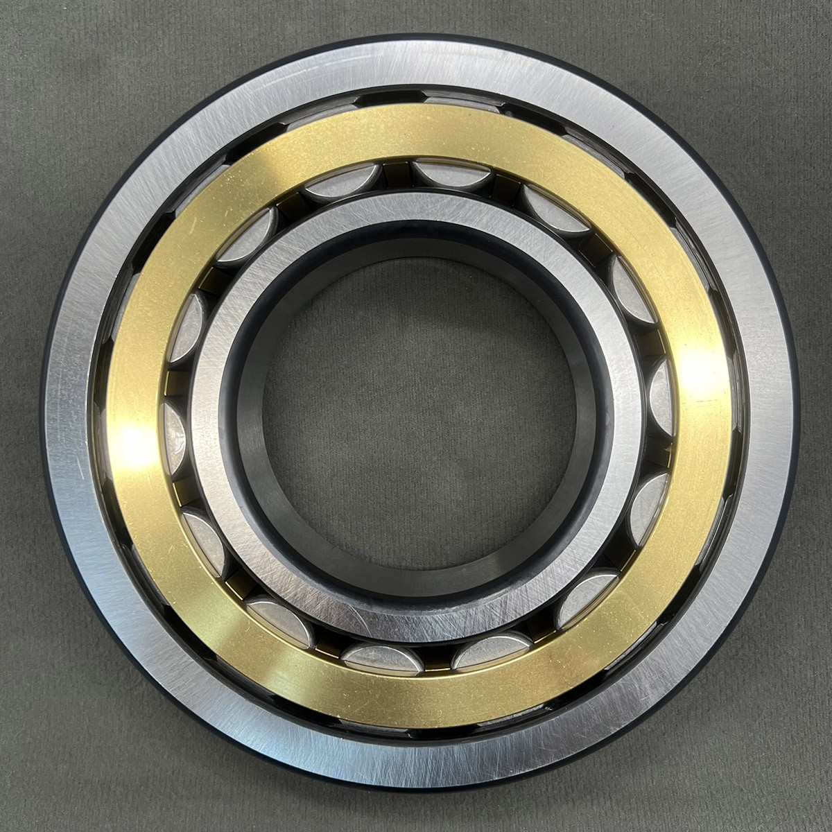 New NU 319 ECM/C3 Cylindrical Roller Bearing 95x200x45mm for SKF Roller Bearing