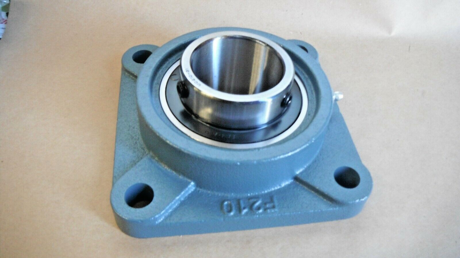 AMI BEARING UCF210-31 SET SCREW LOCKING 4-BOLT FLANGE UNIT